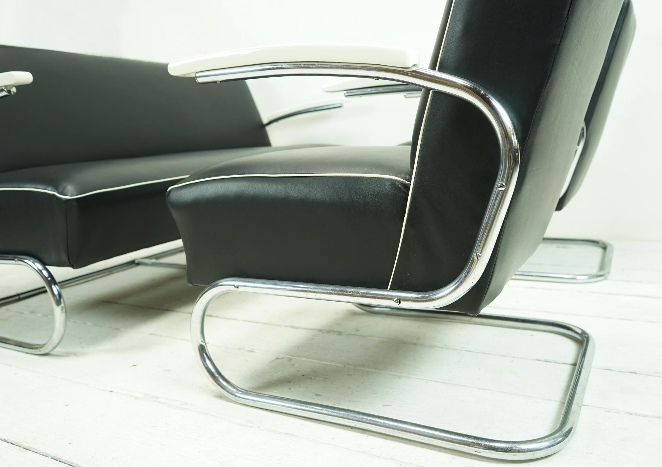 Freitragendes Bauhaus-Sitzmöbel-Set, Sofa + Sessel aus schwarzem Nappa-Leder, 30er-Jahre (Verzinkt) im Angebot