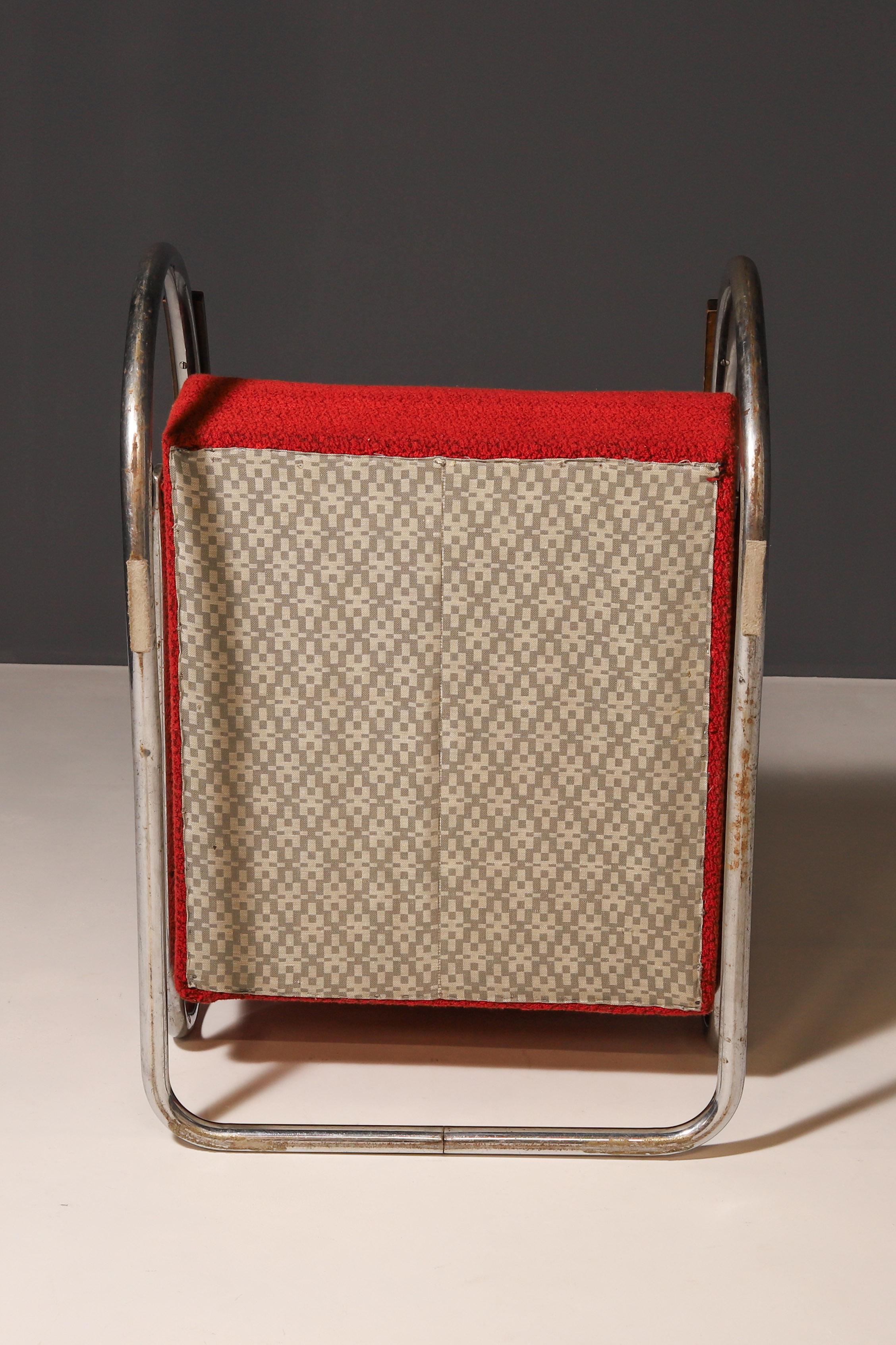 Bauhaus Cantilever tubular steel armchair, 1930’s, Czechoslovakia, Europe For Sale 5