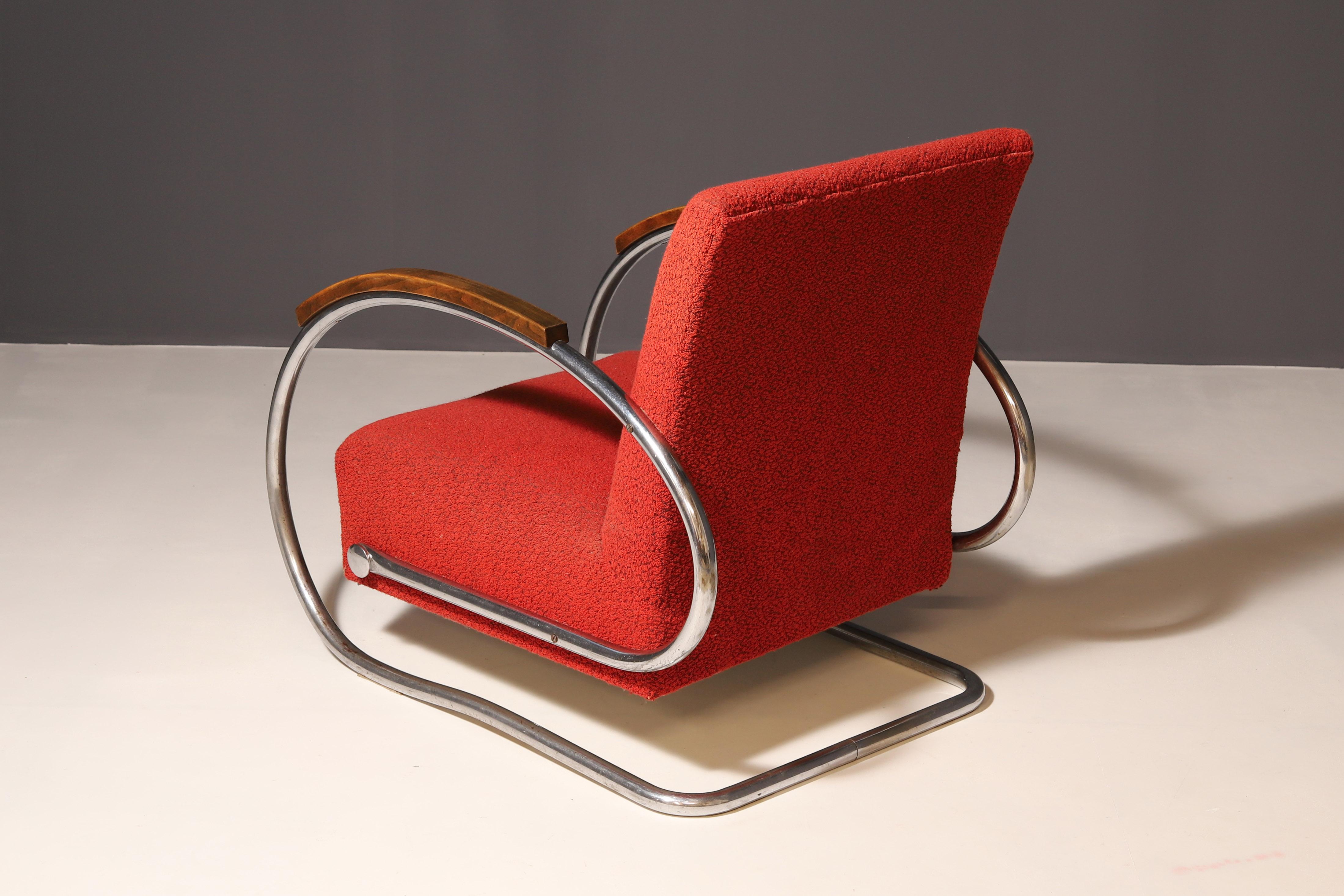 Metal Bauhaus Cantilever tubular steel armchair, 1930’s, Czechoslovakia, Europe For Sale