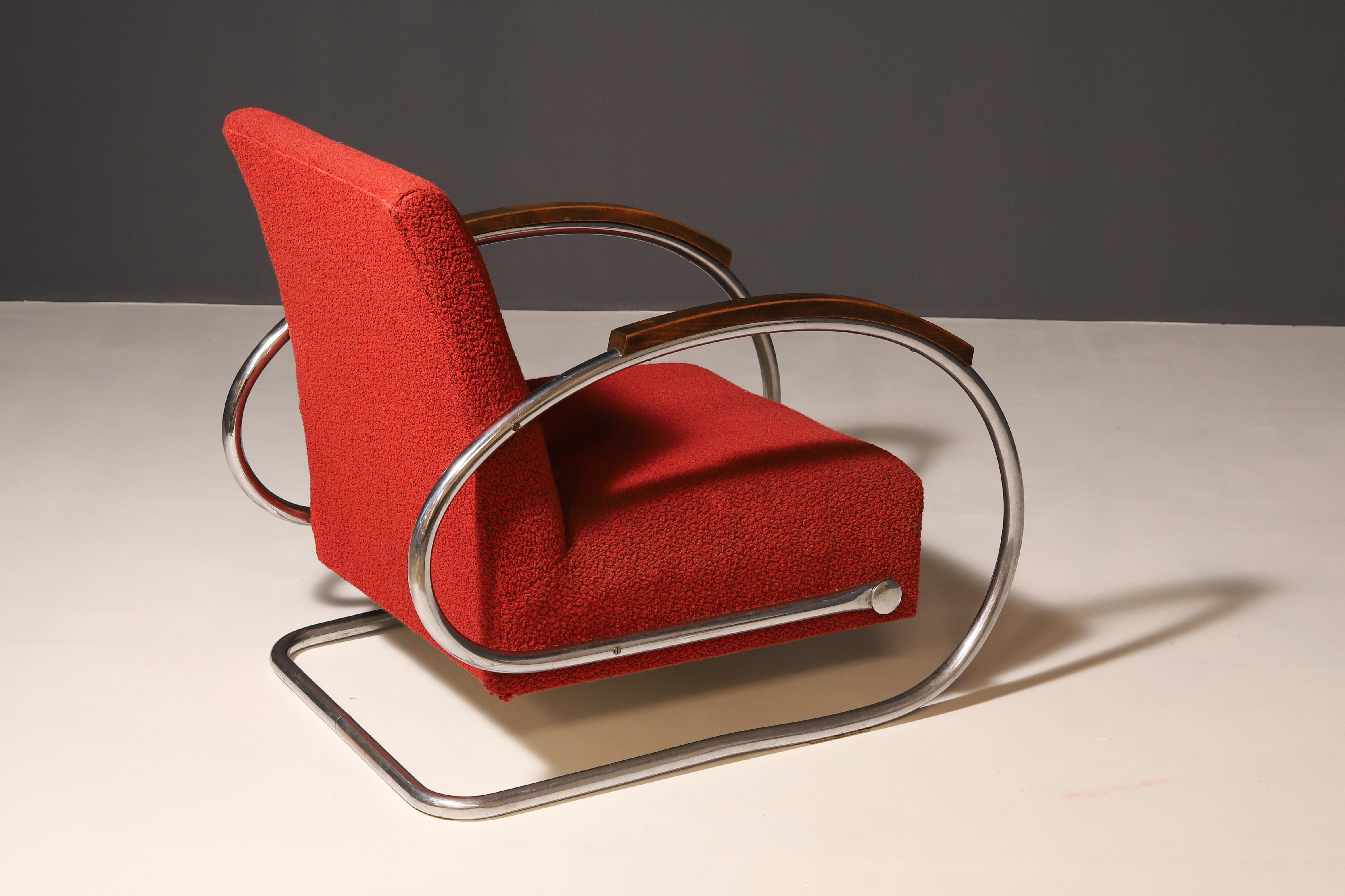 Bauhaus Cantilever tubular steel armchair, 1930’s, Czechoslovakia, Europe For Sale 2