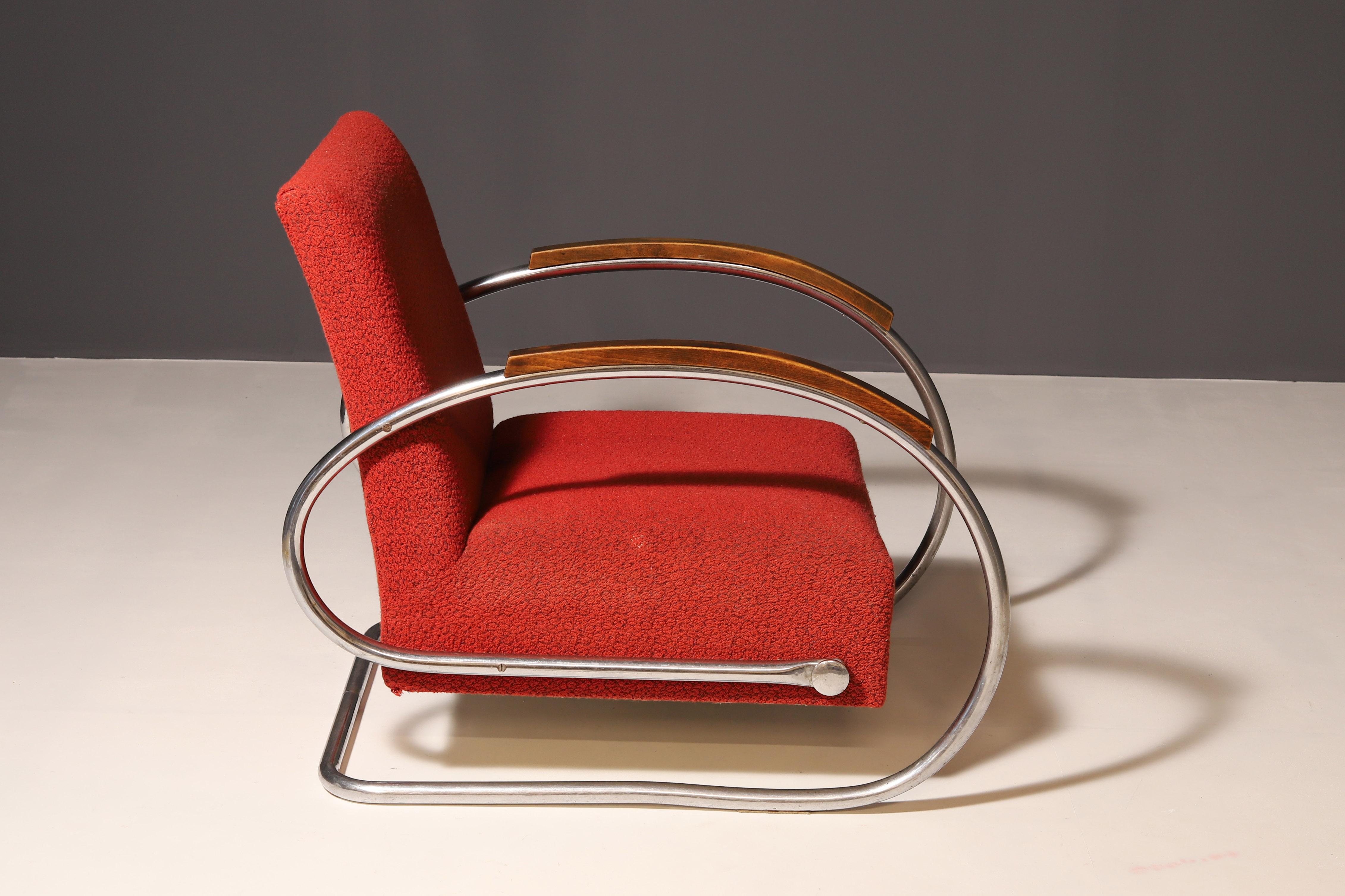 Bauhaus Cantilever tubular steel armchair, 1930’s, Czechoslovakia, Europe For Sale 3