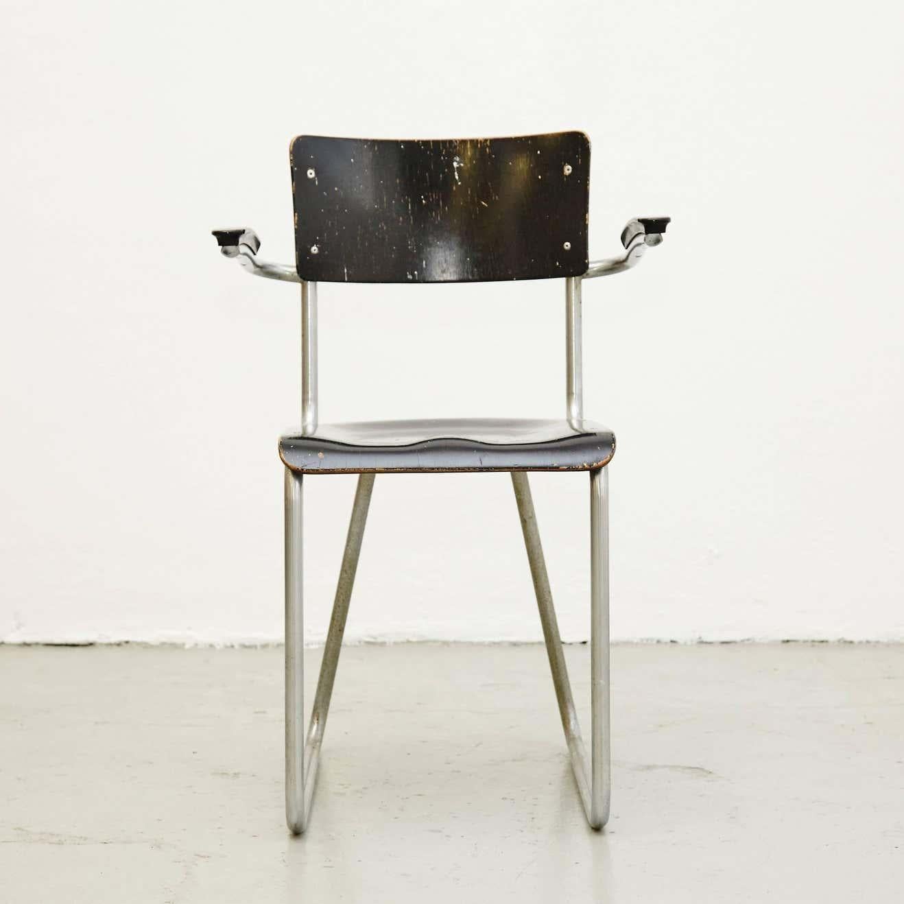 Sedia Bauhaus di un designer sconosciuto, probabilmente Gispen.
Prodotto in Olanda, circa 1930.

In buone condizioni originali, con lievi segni di usura dovuti all'età e all'uso.