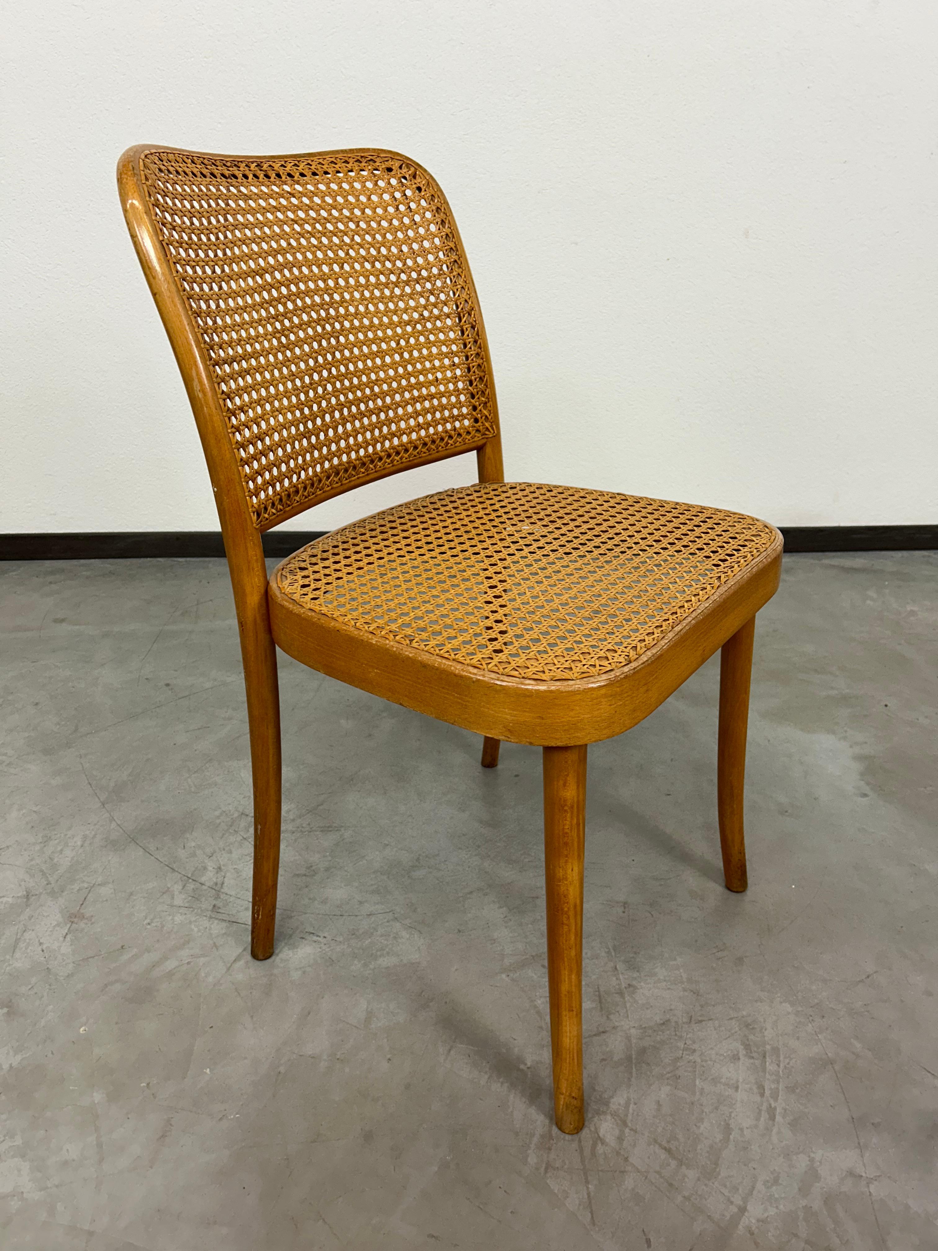Bauhaus chair no.811 by Josef Hoffmann for Thonet in very nice original condition with signs of use.
