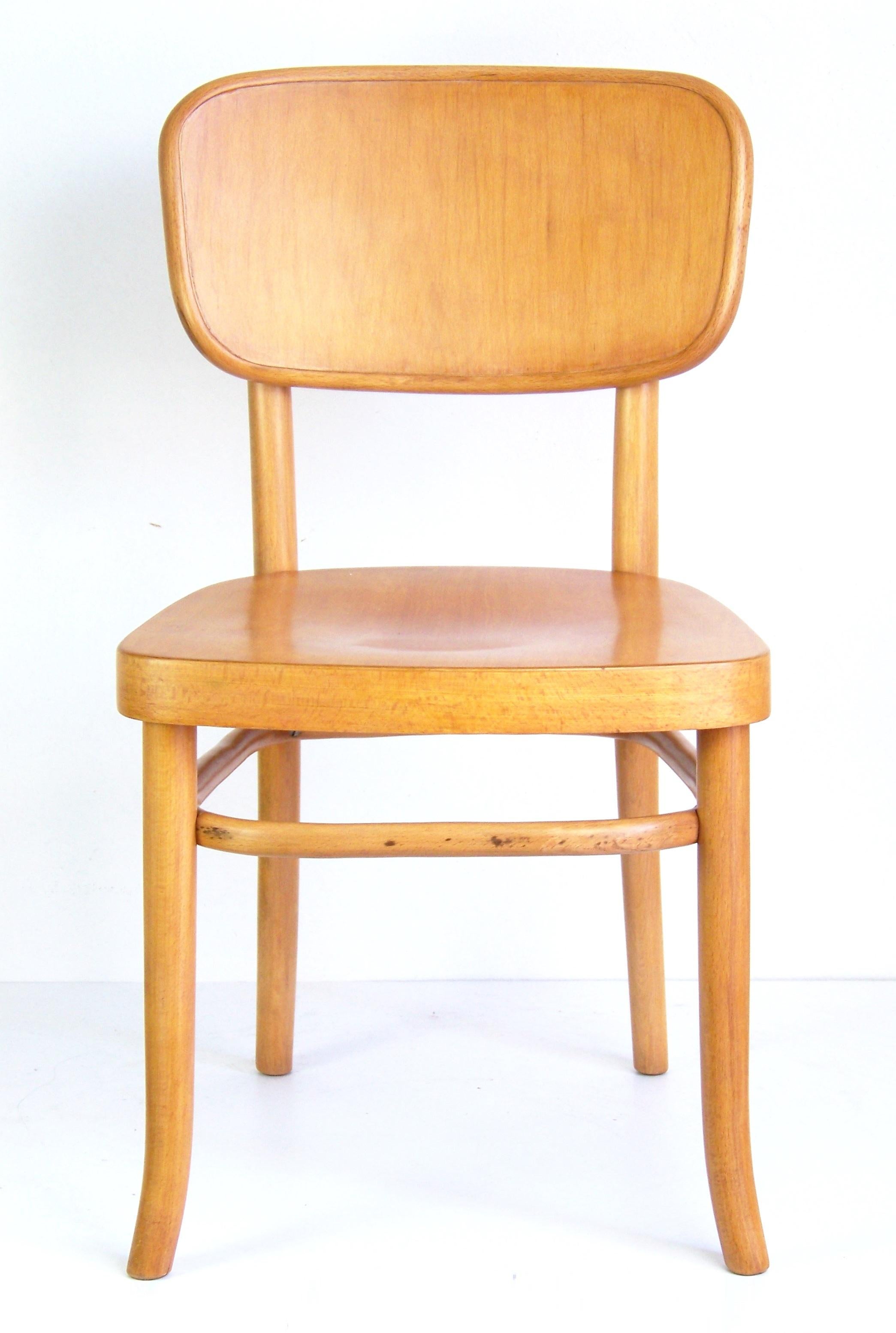 Manufactured in Czechoslovakia by the Thonet-Mundus. Designed in year 1928 by prof. Gustav Adolf Schneck. Bent beechwood. New shellac finish.