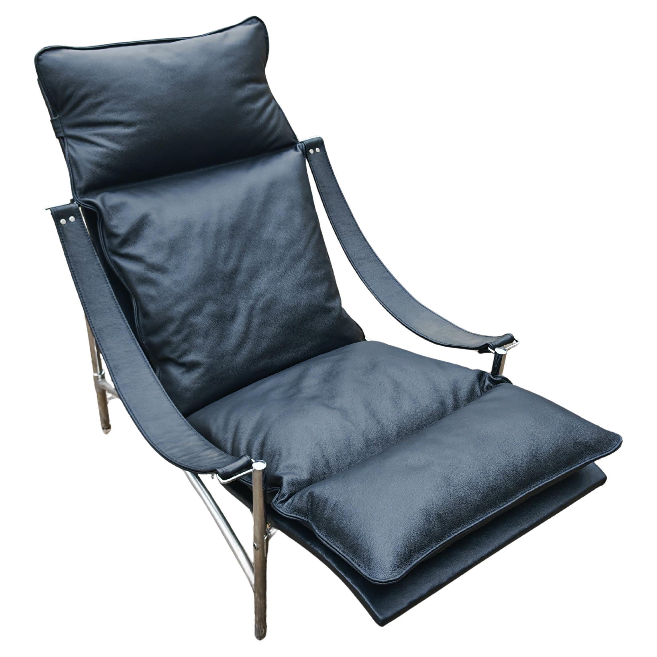 Bauhaus Chaise Lounge in black leather and tubular steel frame, Germany 1970s