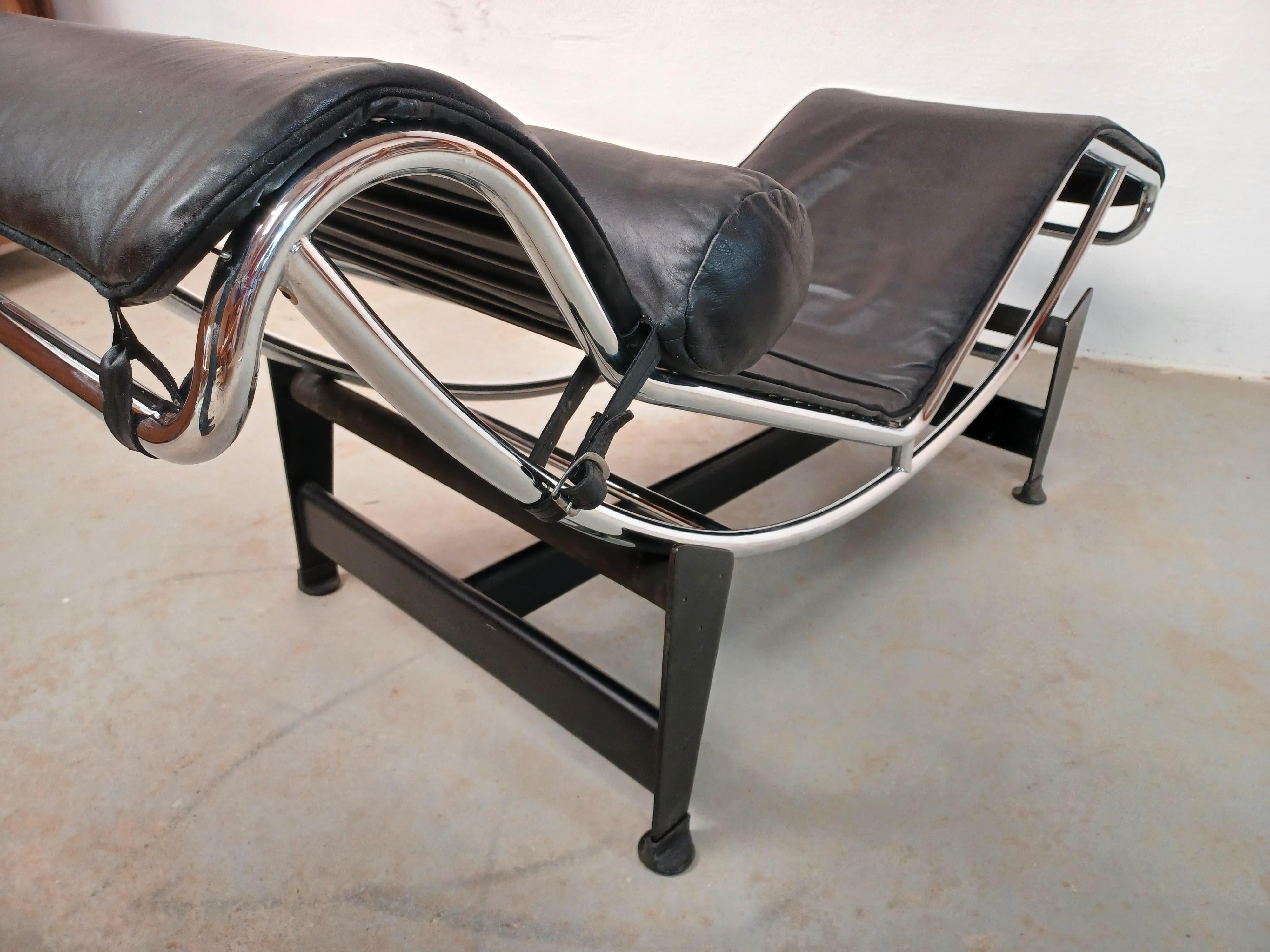 Chaise longue Bauhaus Model No 3534 par LeCorbusier pour Cassina en vente 5