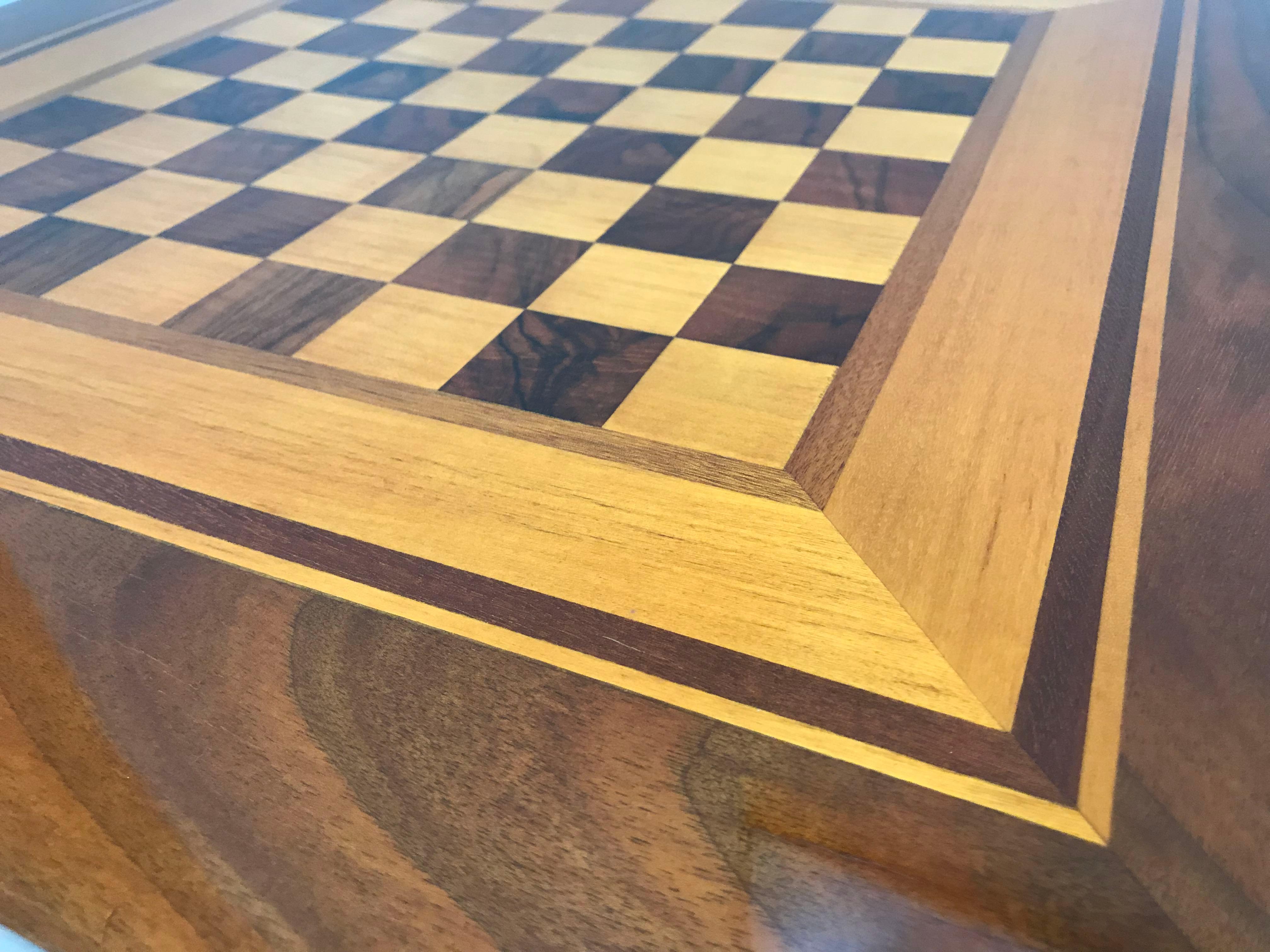 Bauhaus Chess Table, Walnut and Maple, Germany, circa 1930 1