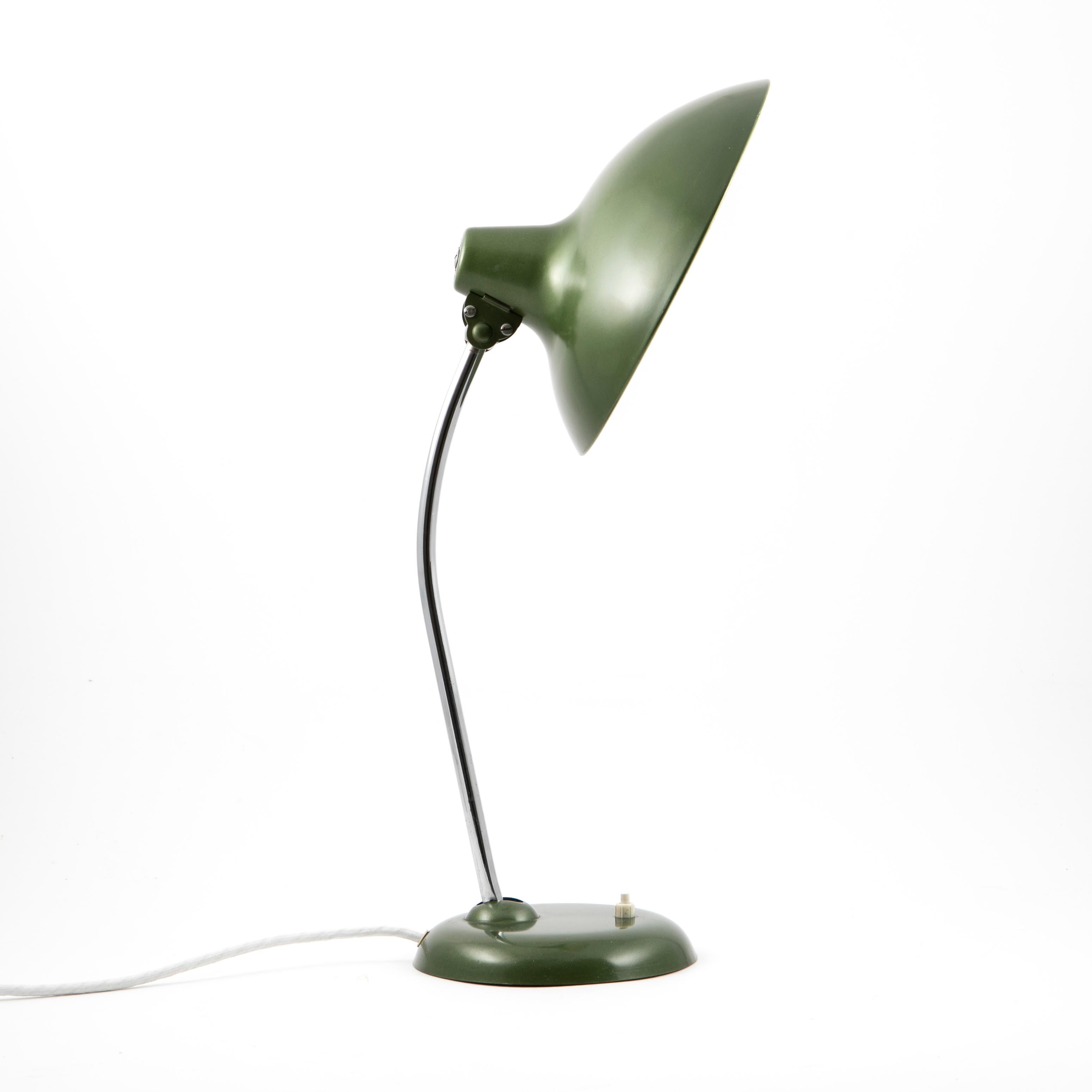 Bauhaus Christian dell desk lamp model 6786 for Kaiser Idell In Good Condition In Kastrup, DK