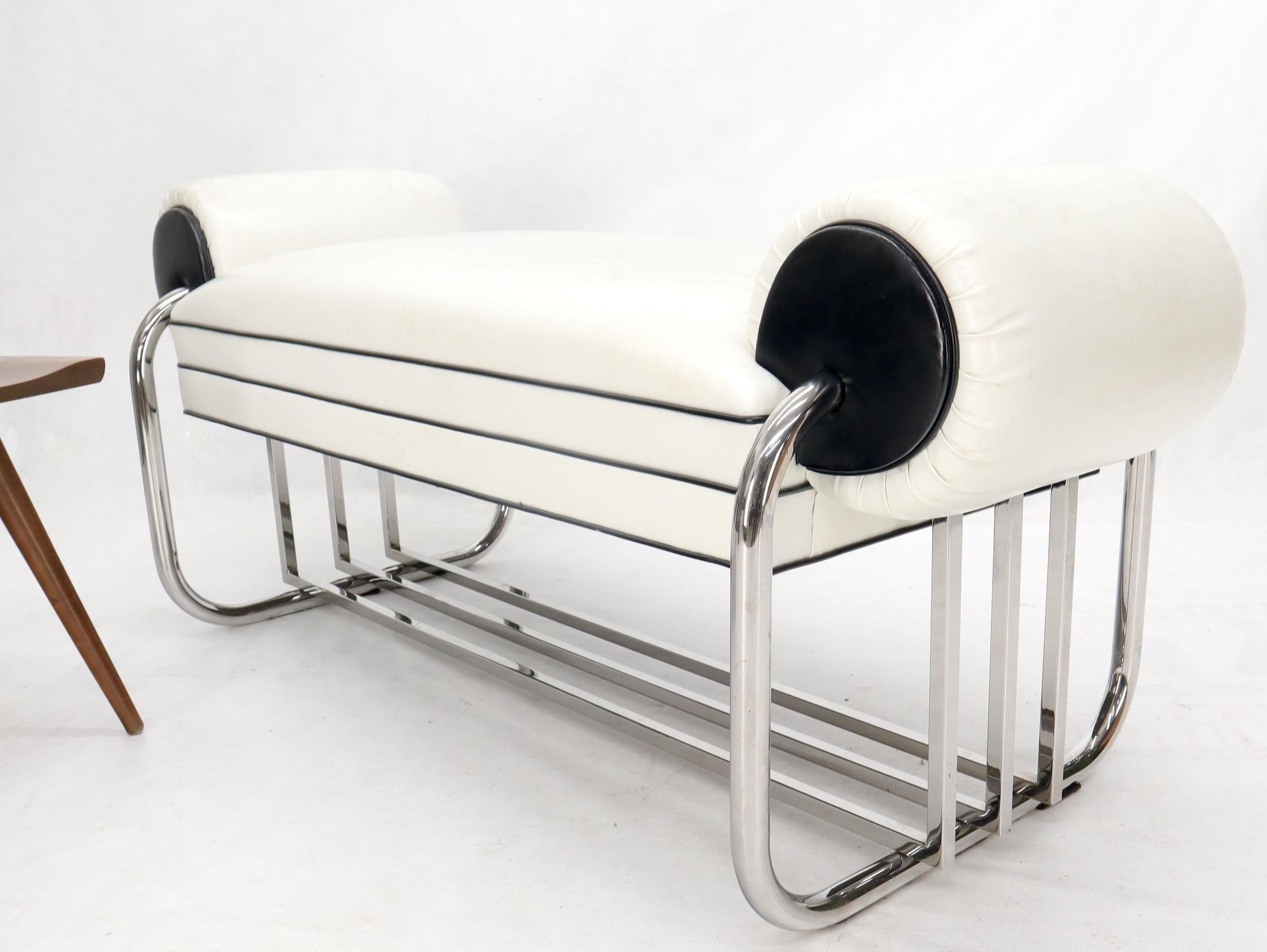 Bauhaus Chrome Bent Tube Black and White Upholstery Bench In Good Condition For Sale In Rockaway, NJ