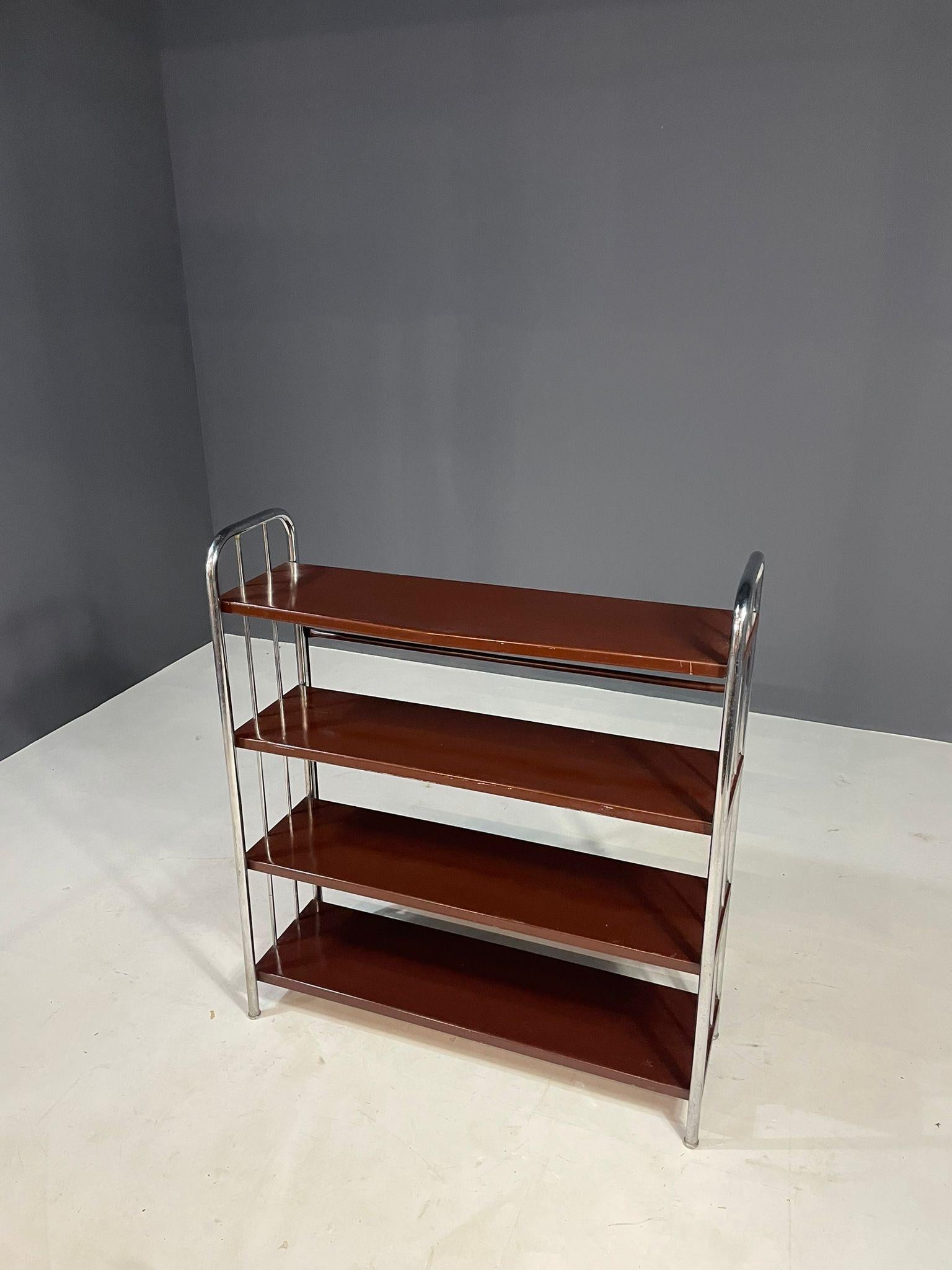 Étagère cromata Bauhaus in acciaio e lamiera piegata, Europa anni '30 in vendita 6