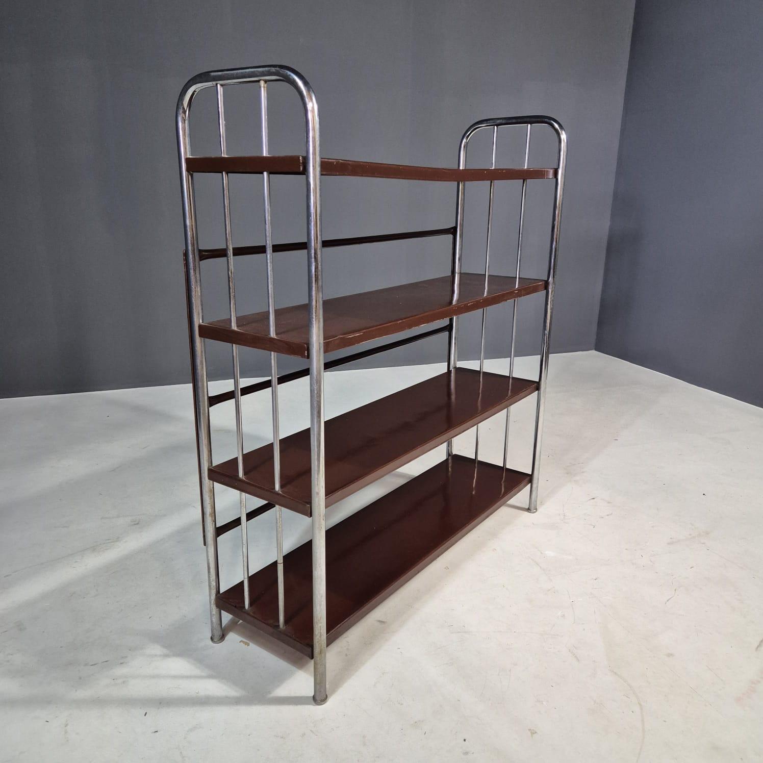 XX secolo Étagère cromata Bauhaus in acciaio e lamiera piegata, Europa anni '30 in vendita