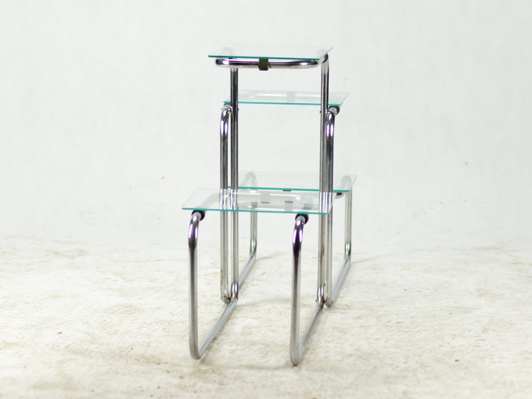 Bauhaus Chrome-Plated Tubular Steel Étagère / Flower Stand, 1930s In Good Condition For Sale In Lucenec, SK