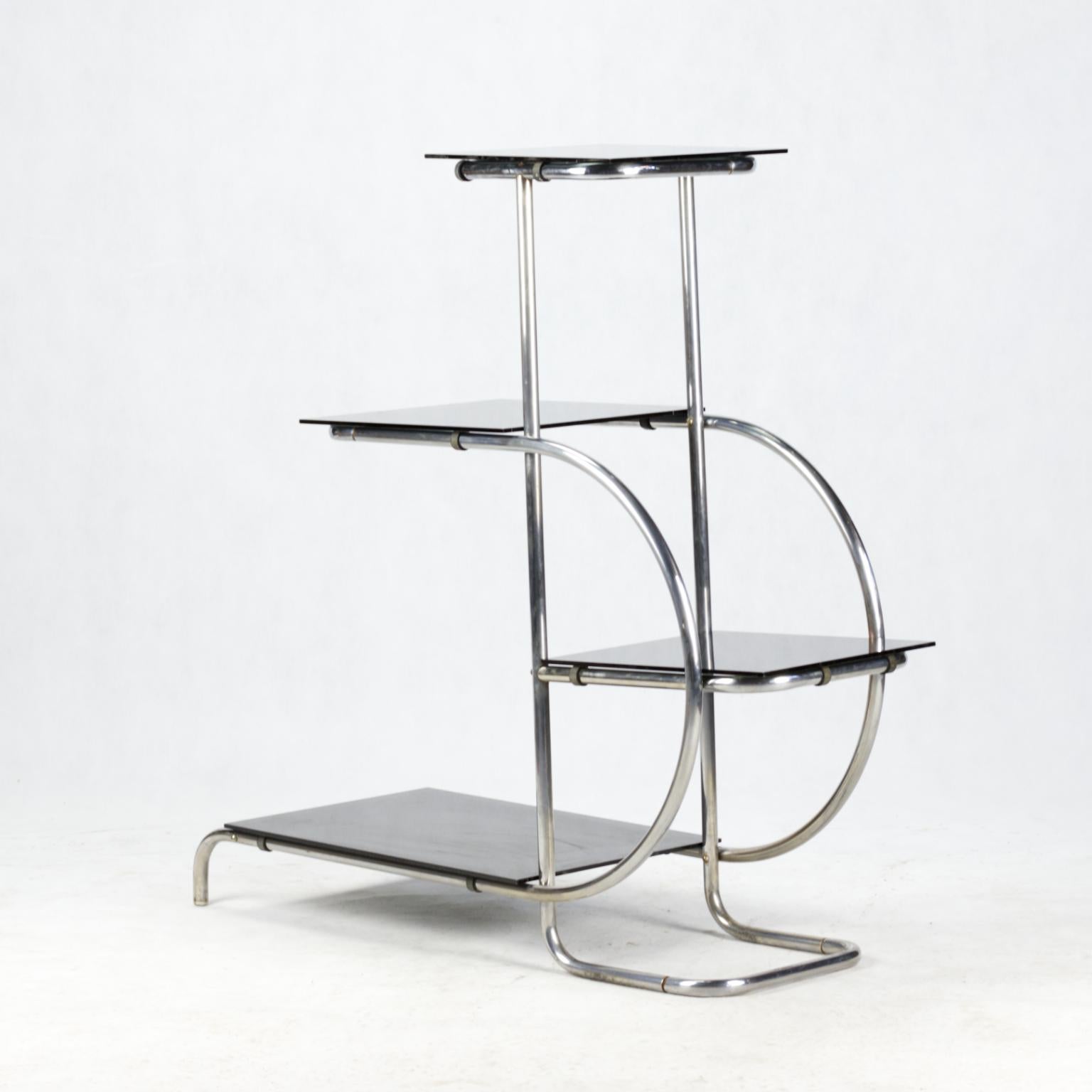 Bauhaus Chrome-Plated Tubular Steel Étagère / Flower Stand, 1930s In Good Condition In Lucenec, SK