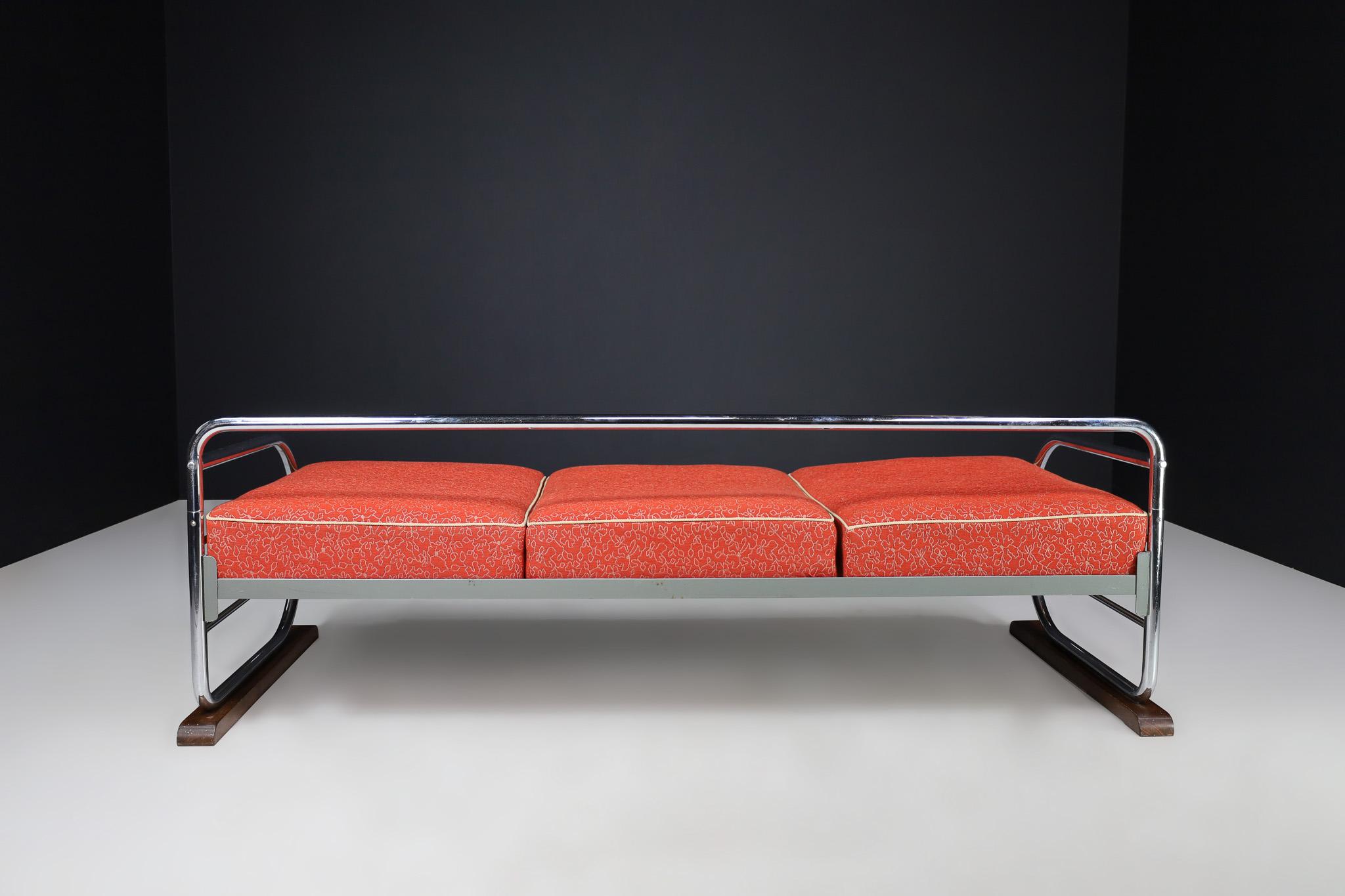 Verchromtes Bauhaus-Sofa mit Original-Polsterung von Hynek Gottwald, Prag 1930er Jahre im Angebot 1