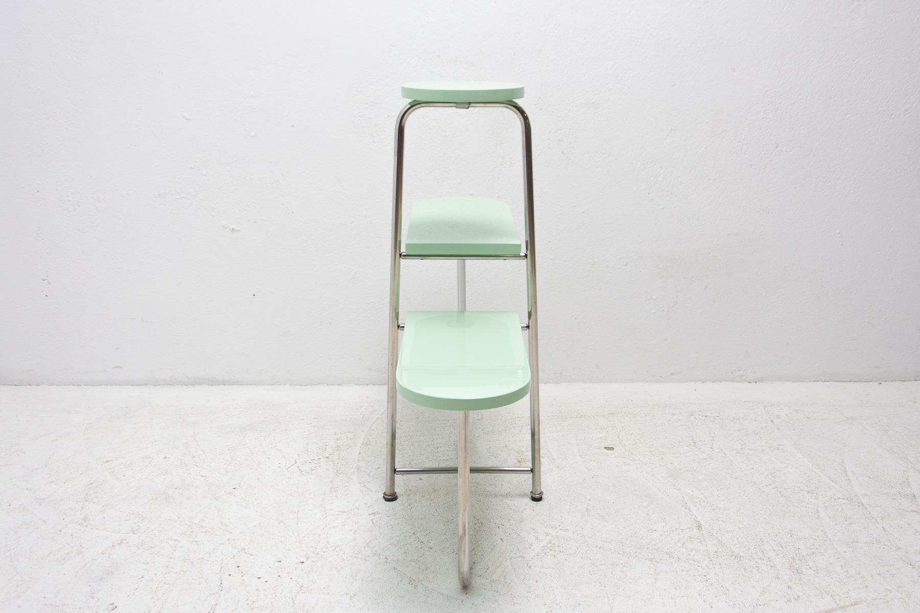 20ième siècle Pupitre à fleurs chromé Bauhaus, années 1930, Tchécoslovaquie en vente