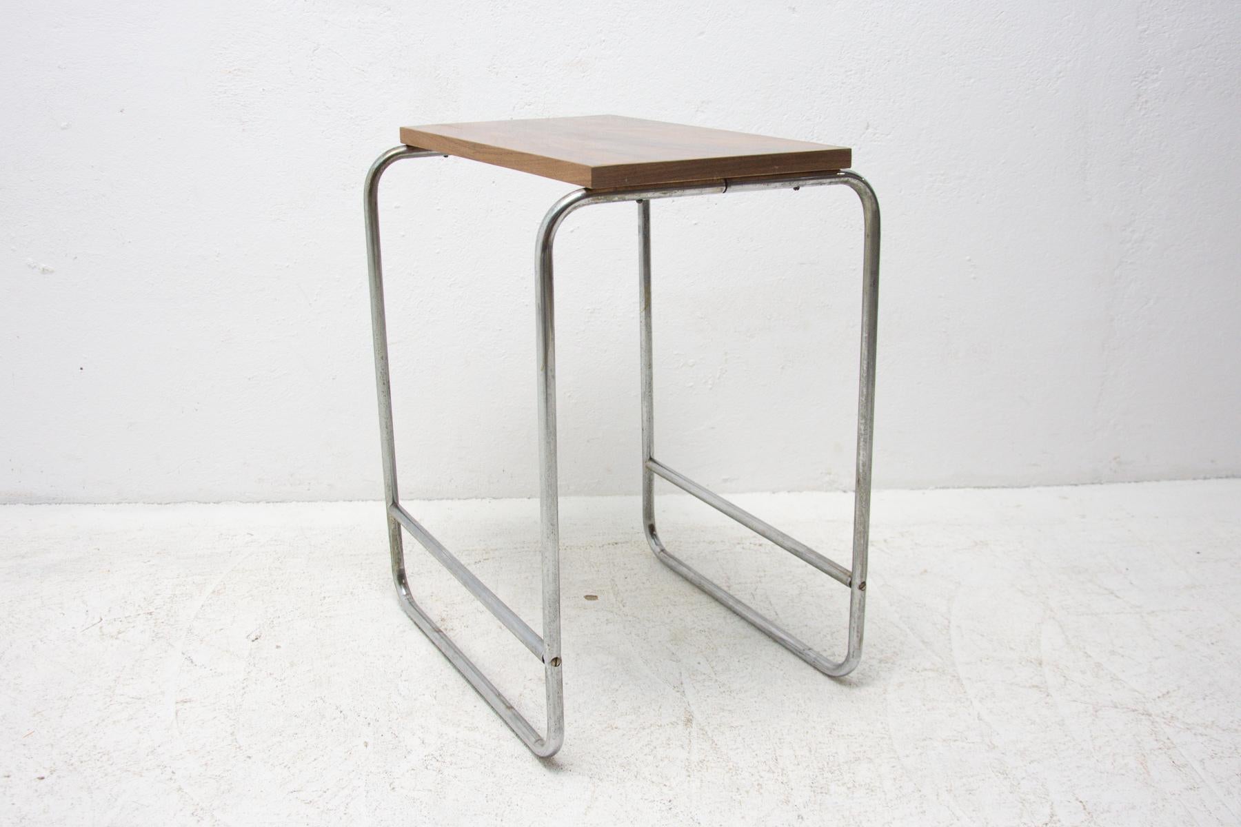 Bauhaus Chromed Side Table in Walnut, 1930´s, Czechoslovakia 6