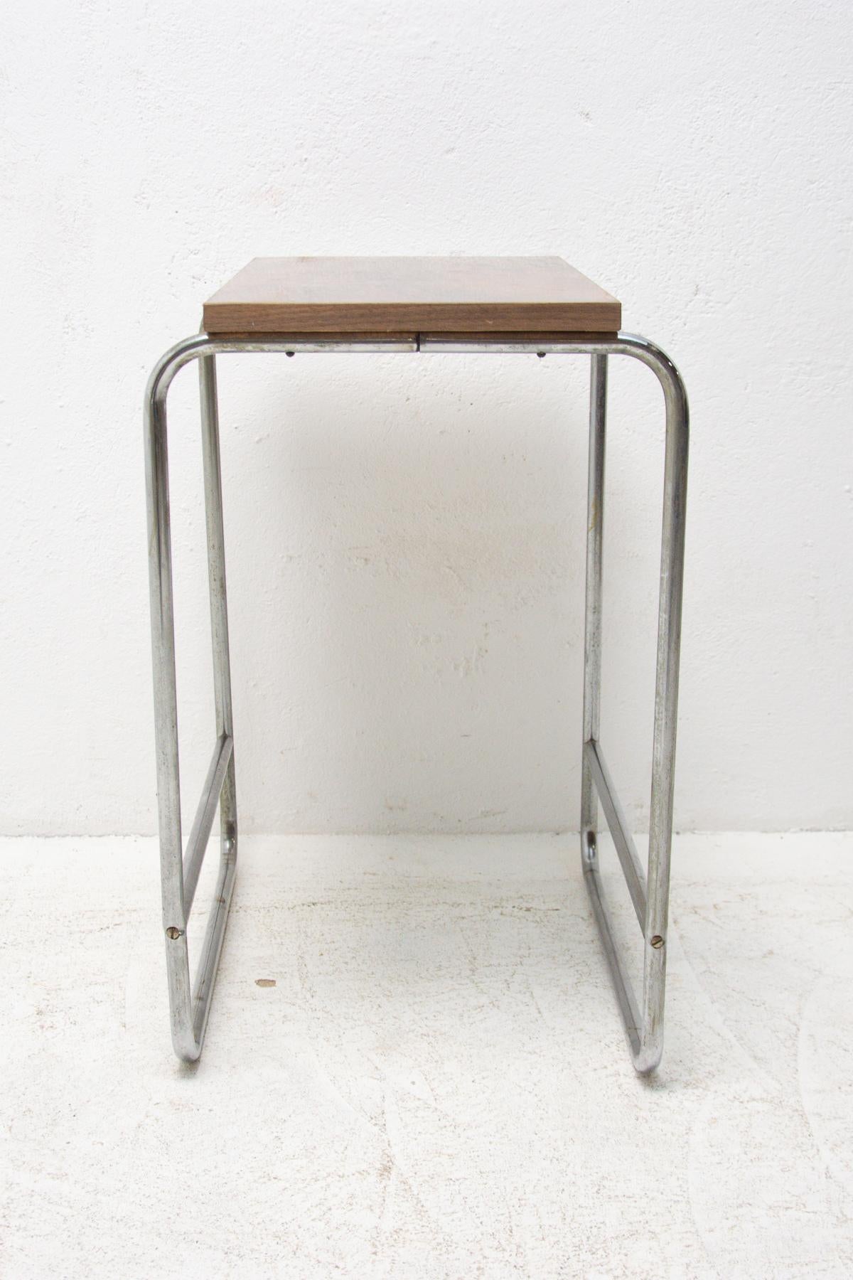 Bauhaus Chromed Side Table in Walnut, 1930´s, Czechoslovakia 9