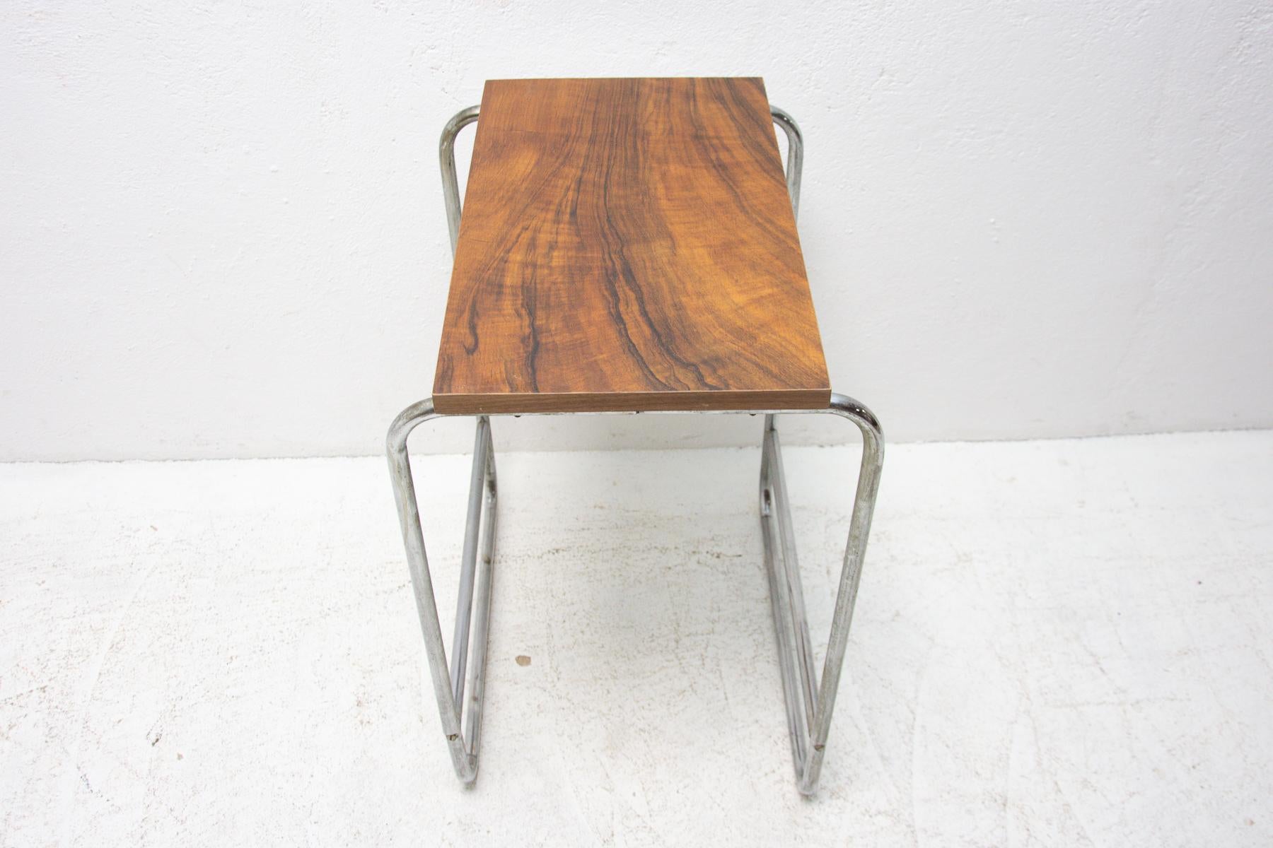 Bauhaus Chromed Side Table in Walnut, 1930´s, Czechoslovakia 11