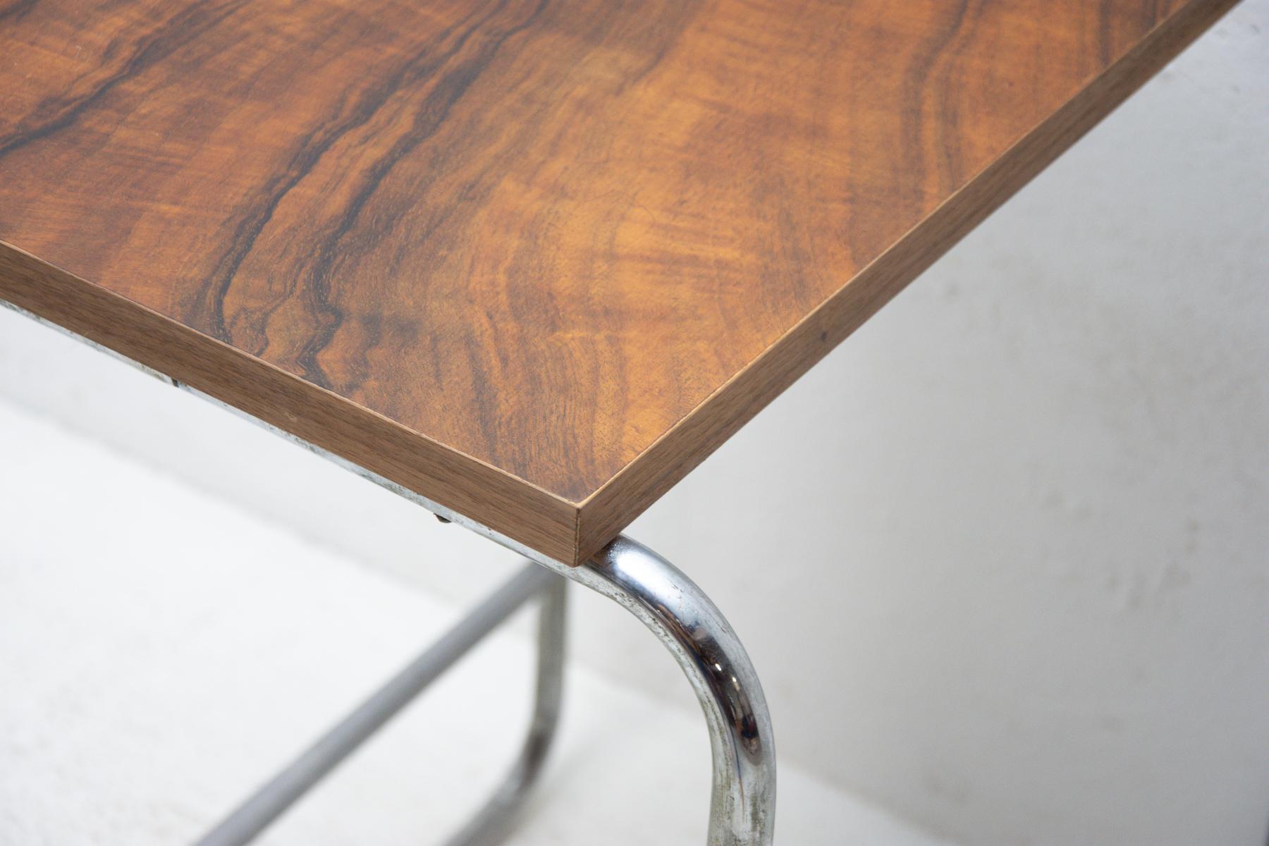 Bauhaus Chromed Side Table in Walnut, 1930´s, Czechoslovakia 12