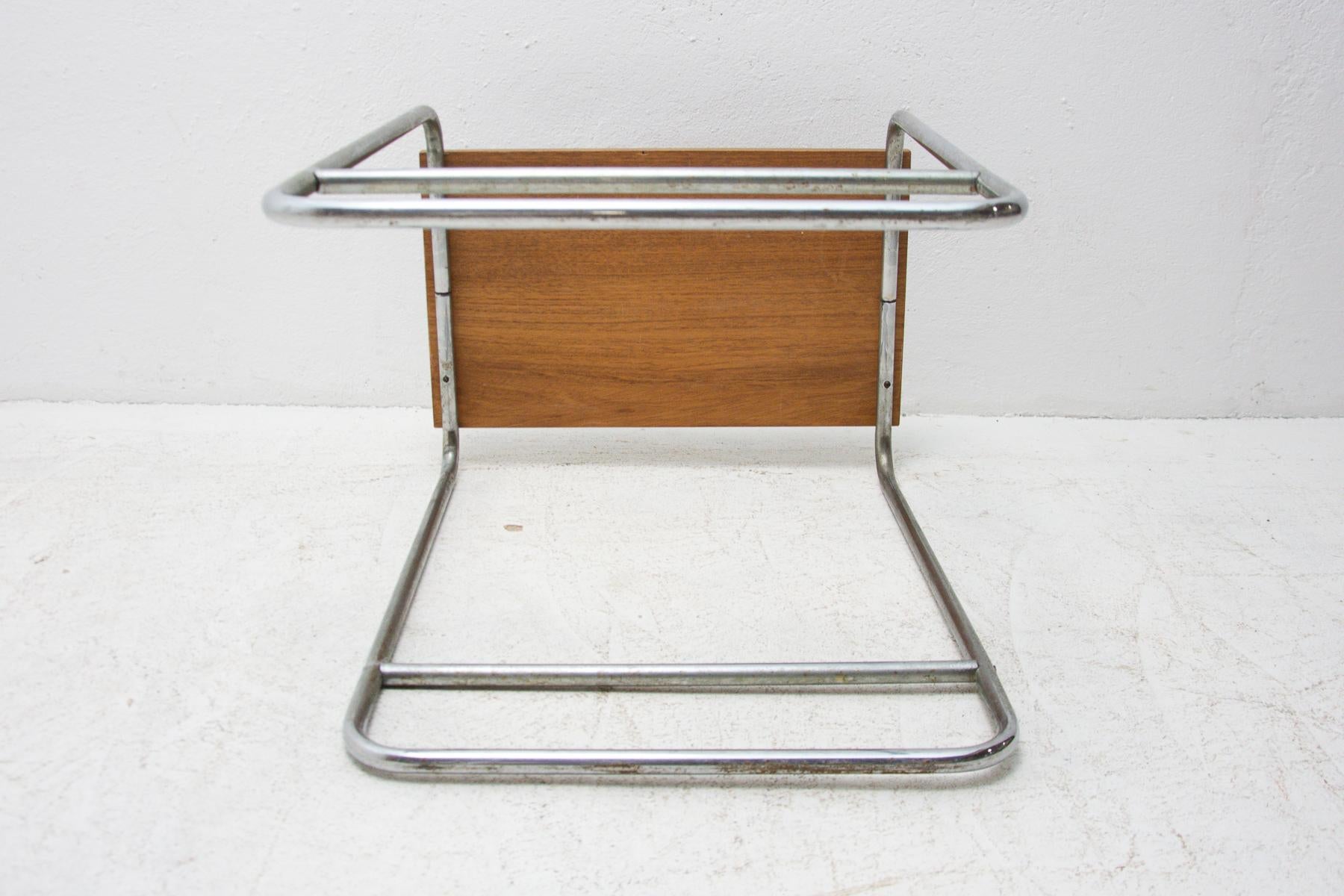 Bauhaus Chromed Side Table in Walnut, 1930´s, Czechoslovakia 14