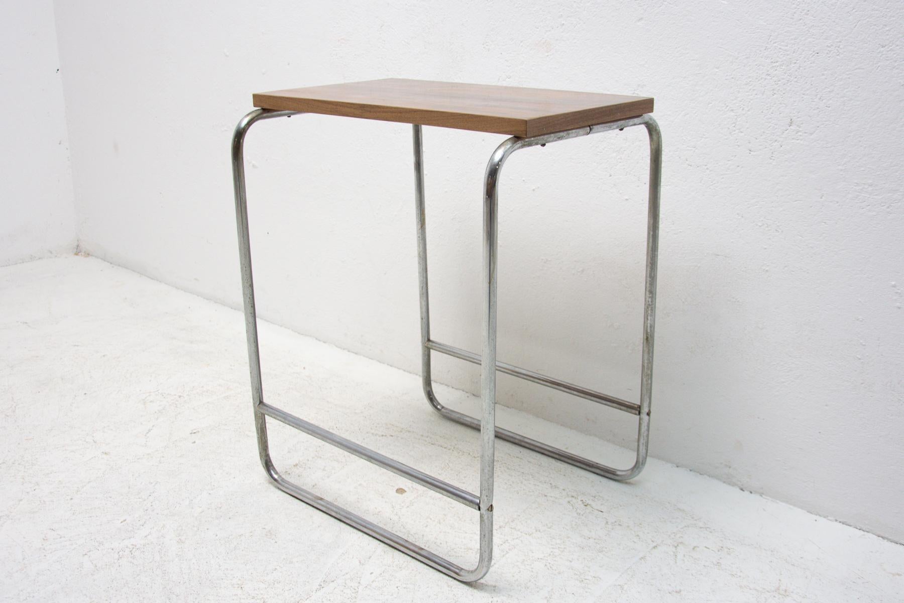 Bauhaus Chromed Side Table in Walnut, 1930´s, Czechoslovakia 2