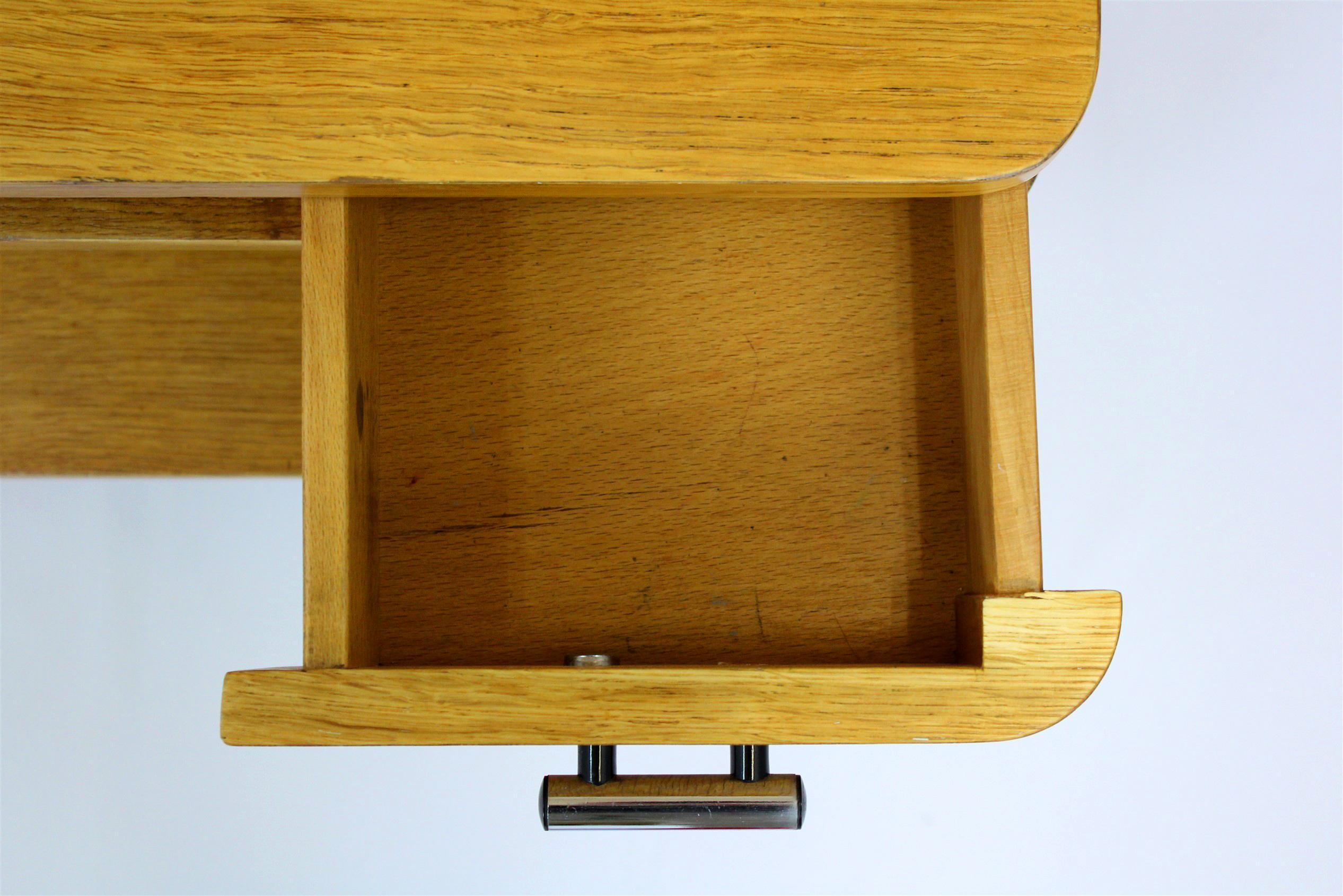 Table de coiffeuse en acier tubulaire chromé Bauhaus, années 1940 en vente 5