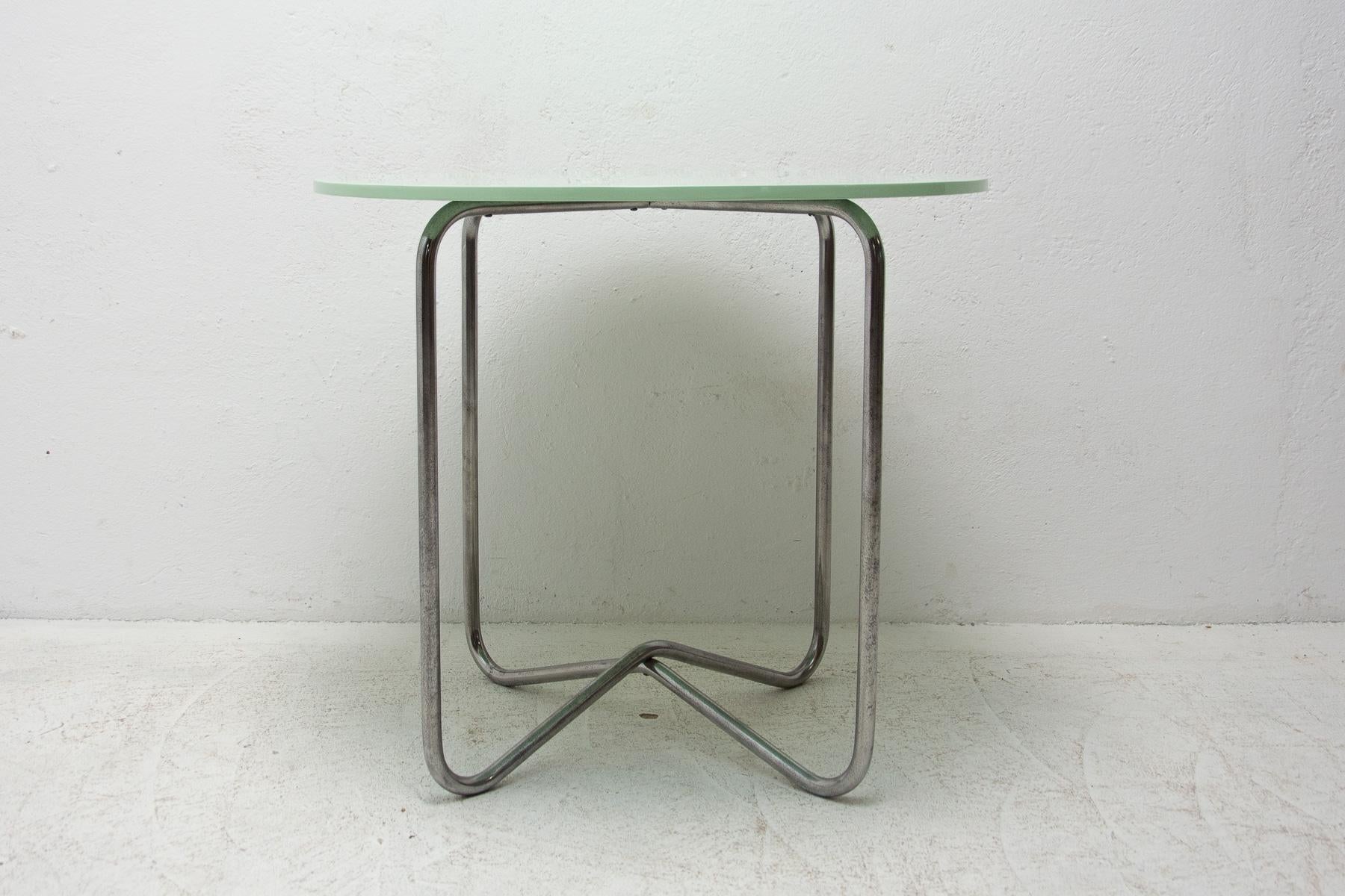 Bauhaus Coffee Table by Hynek Gottwald, Czechoslovakia, 1930´s For Sale 5