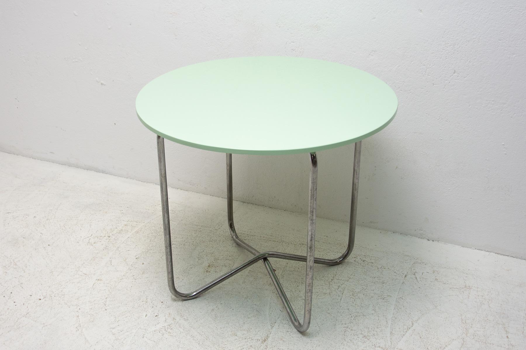Bauhaus Coffee Table by Hynek Gottwald, Czechoslovakia, 1930´s For Sale 7