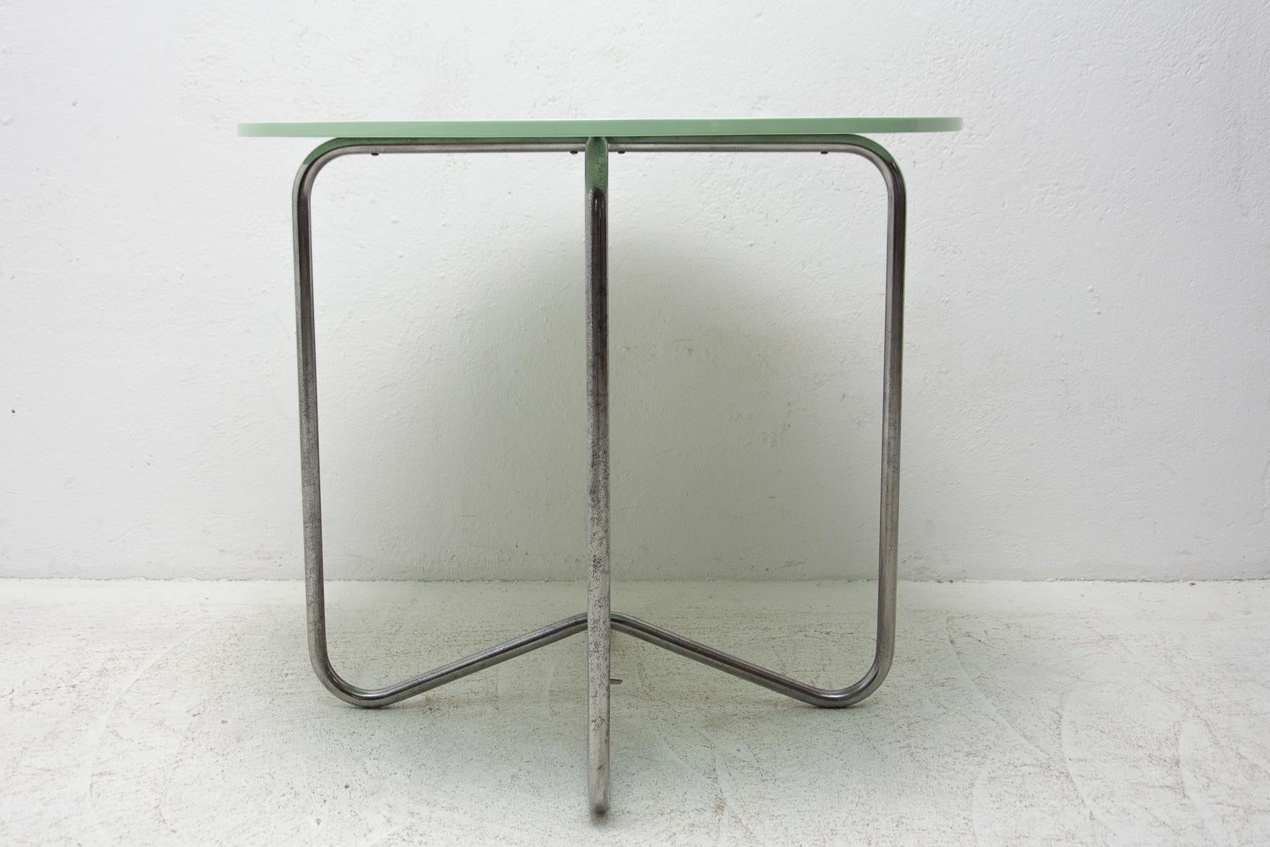 Bauhaus Coffee Table by Hynek Gottwald, Czechoslovakia, 1930´s In Good Condition For Sale In Prague 8, CZ