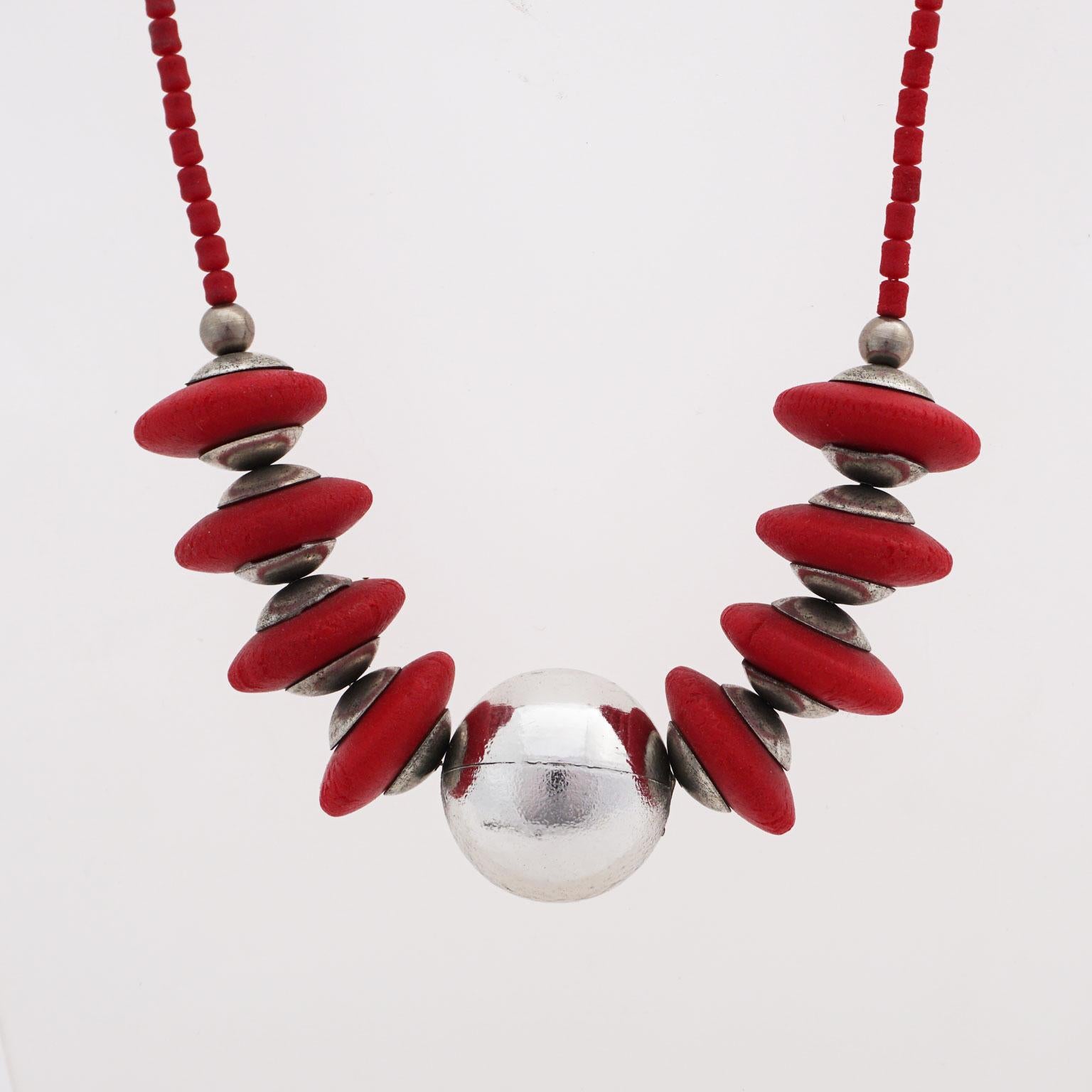 Bauhaus Collier in Chrome and Galalith by Jakob Bengel, around 1920/30 For Sale 2