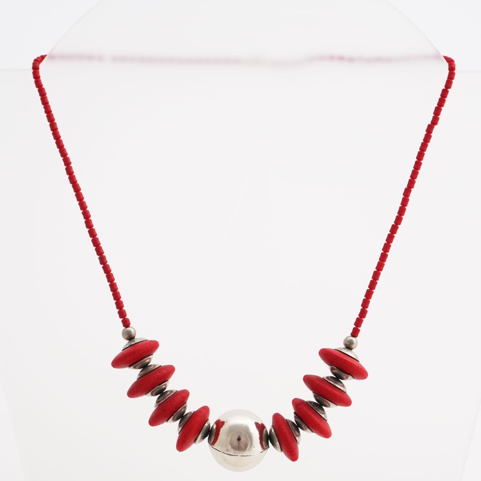 Bauhaus Collier in Chrome and Galalith by Jakob Bengel, around 1920/30 For Sale 6