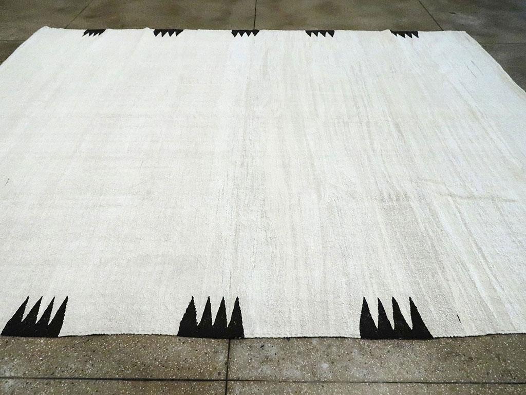 Bauhaus Contemporary Turkish Flatweave Kilim Room Size Carpet in White and Black In New Condition For Sale In New York, NY