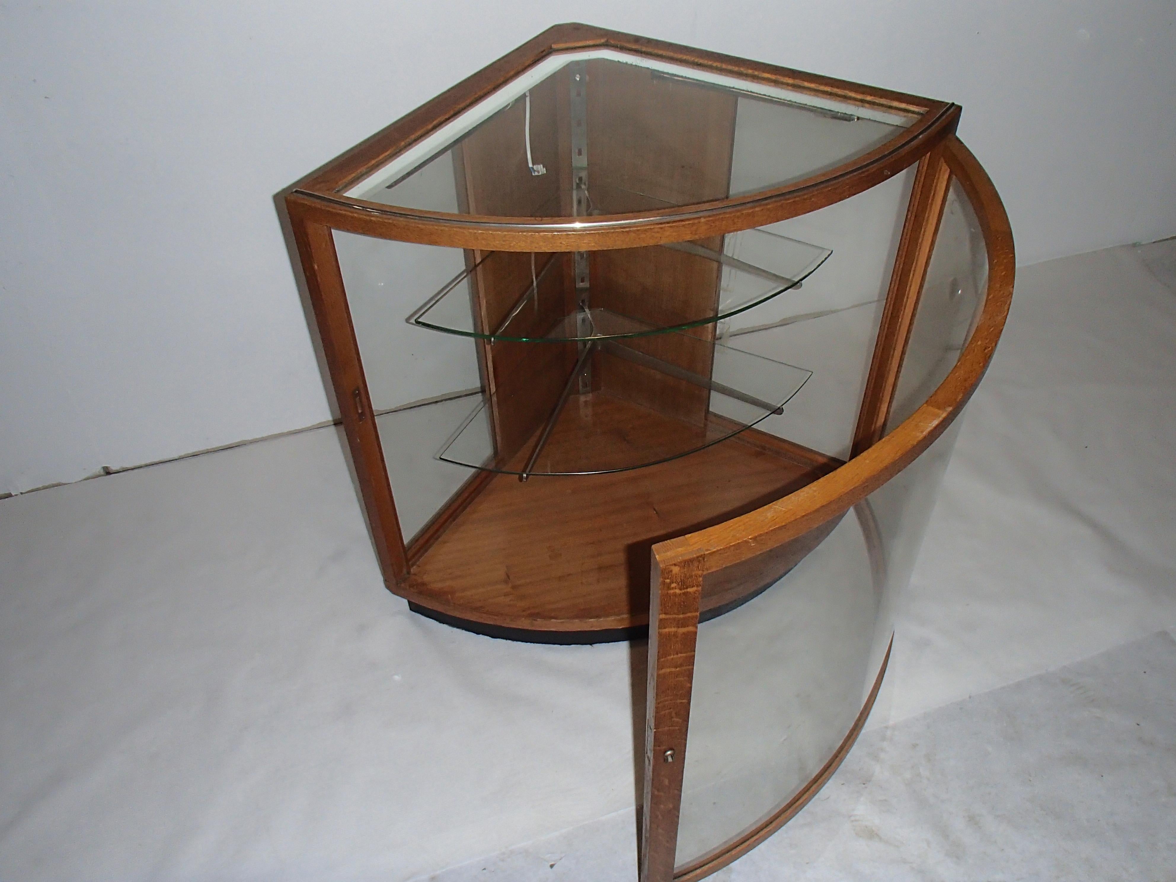 Mid-20th Century Bauhaus Corner Vitrine Oak with 2 Glass Shelves and Light For Sale