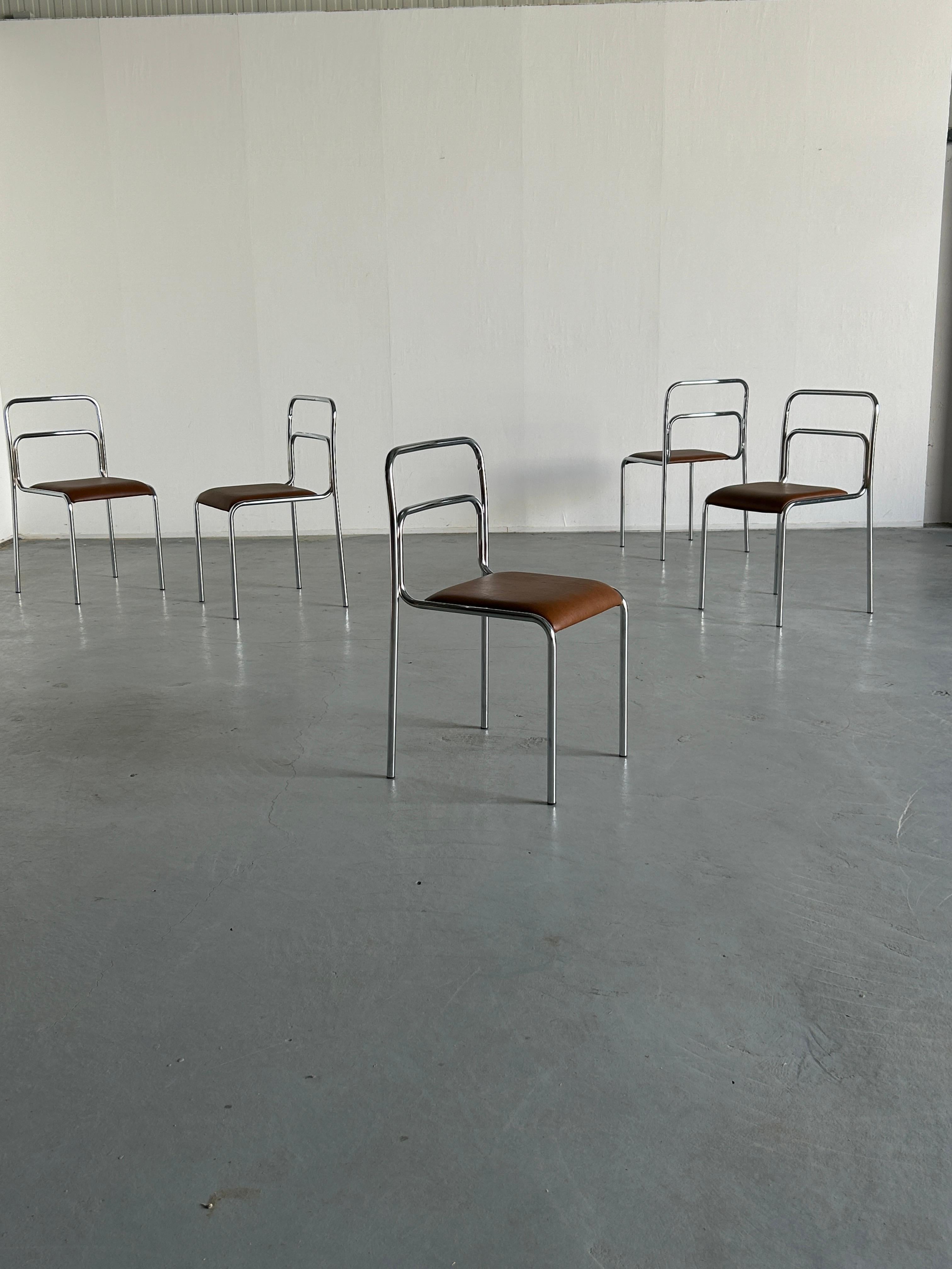 Italian modernist, Bauhaus design tubular chrome and brown faux leather stackable dining or living room chairs.
Italian design of the 1980s.

Price is per piece.
25 pieces available.

In excellent condition with minimal signs of age.
All chairs have