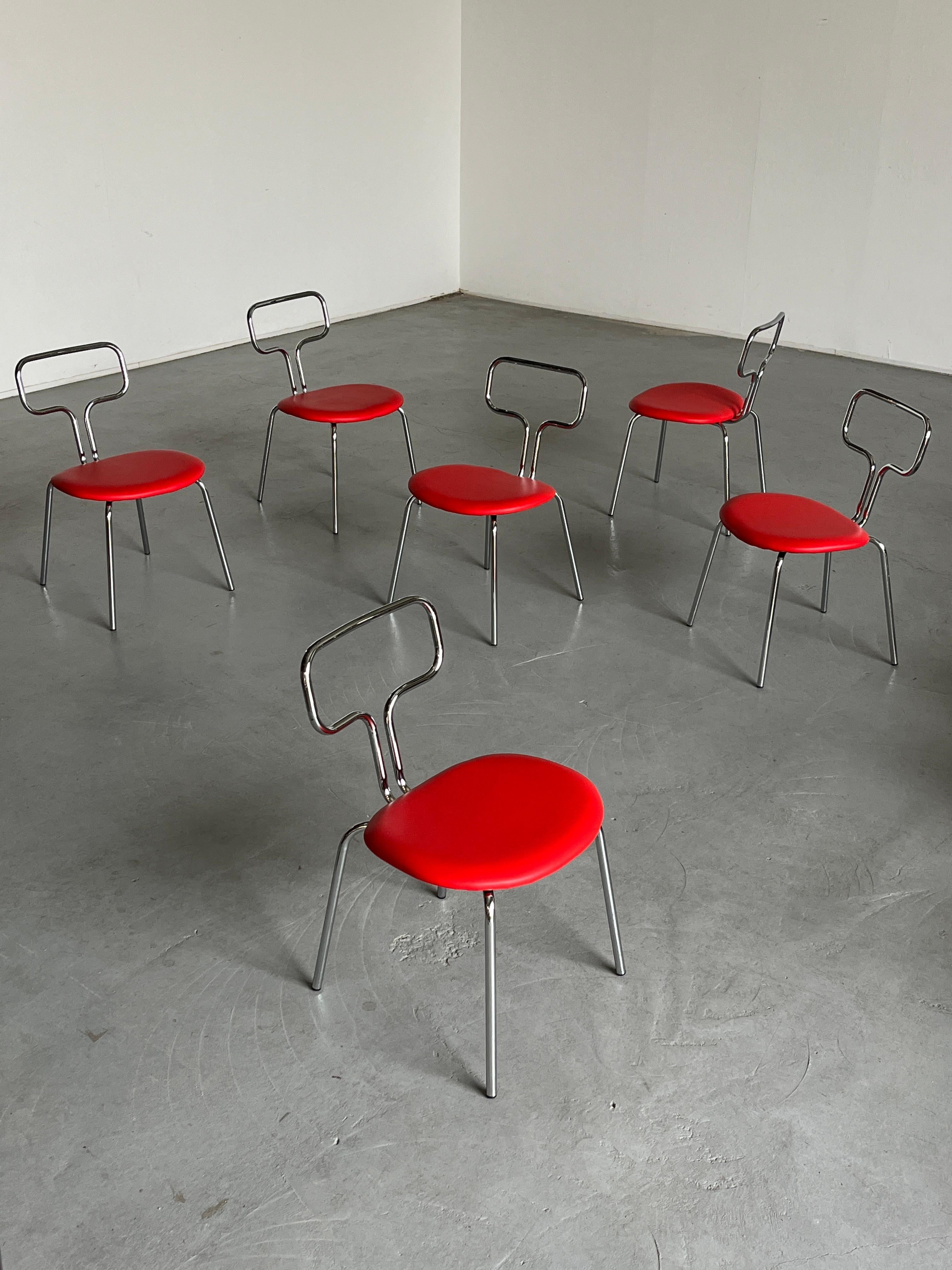 Bauhaus Design Curved Chrome Tubular Steel and Faux Leather Dining Chairs In Good Condition For Sale In Zagreb, HR