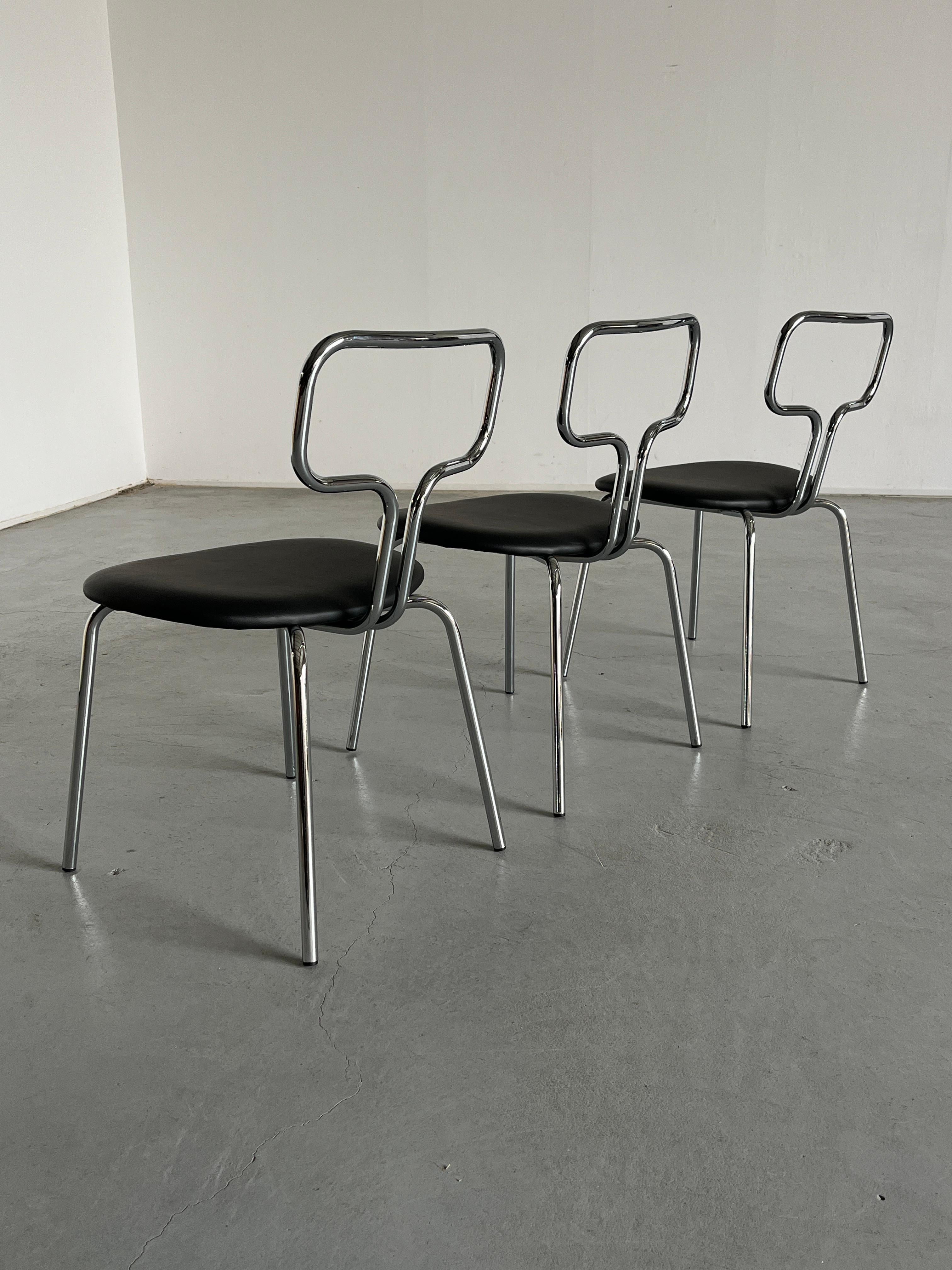 Bauhaus Design Curved Chrome Tubular Steel and Faux Leather Dining Chairs For Sale 1