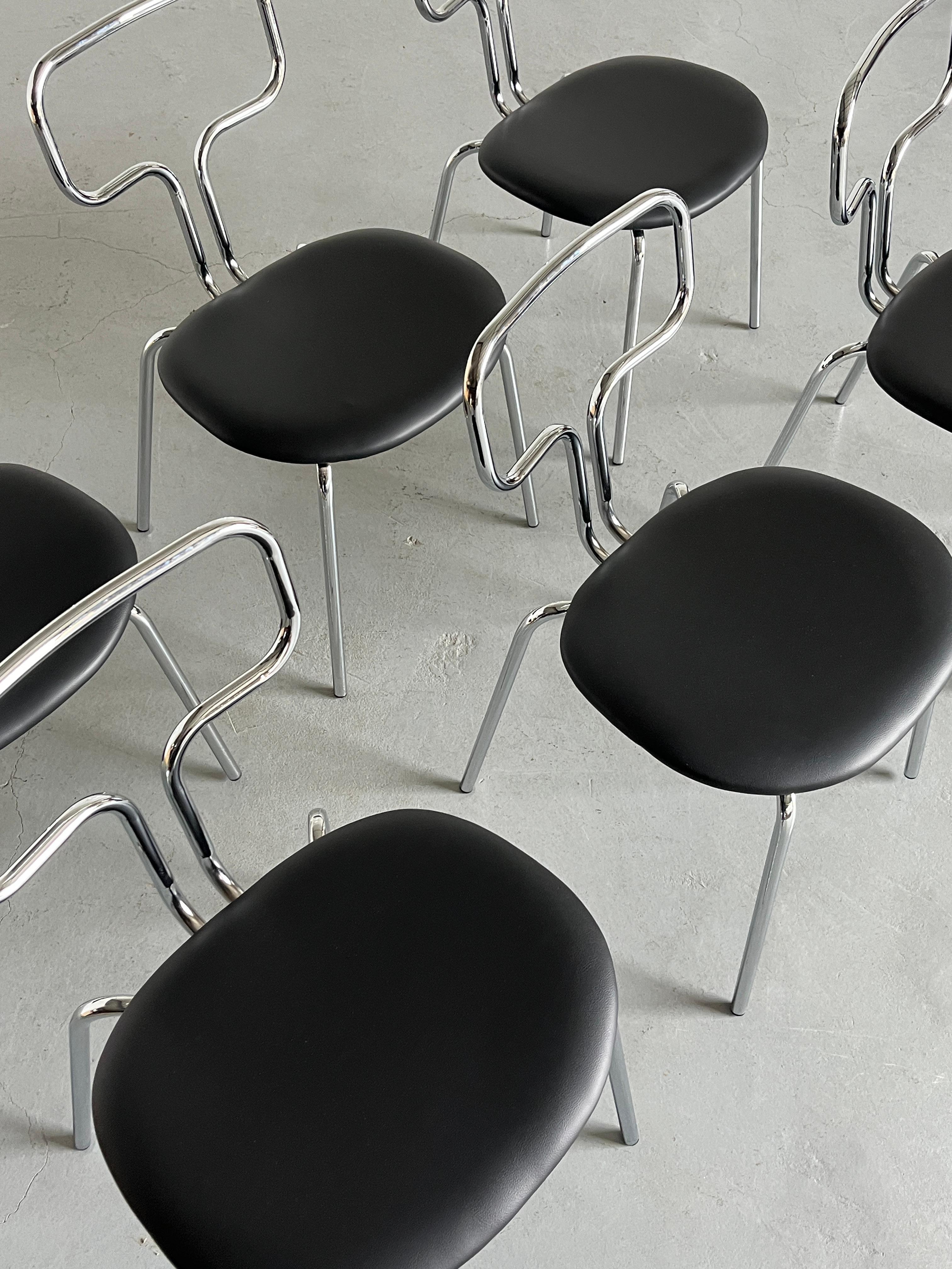 Bauhaus Design Curved Chrome Tubular Steel and Faux Leather Dining Chairs For Sale 3