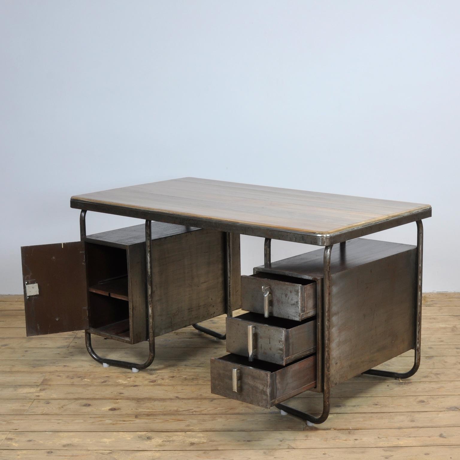 Bauhaus Desk, 1930s In Good Condition In Amsterdam, Noord Holland