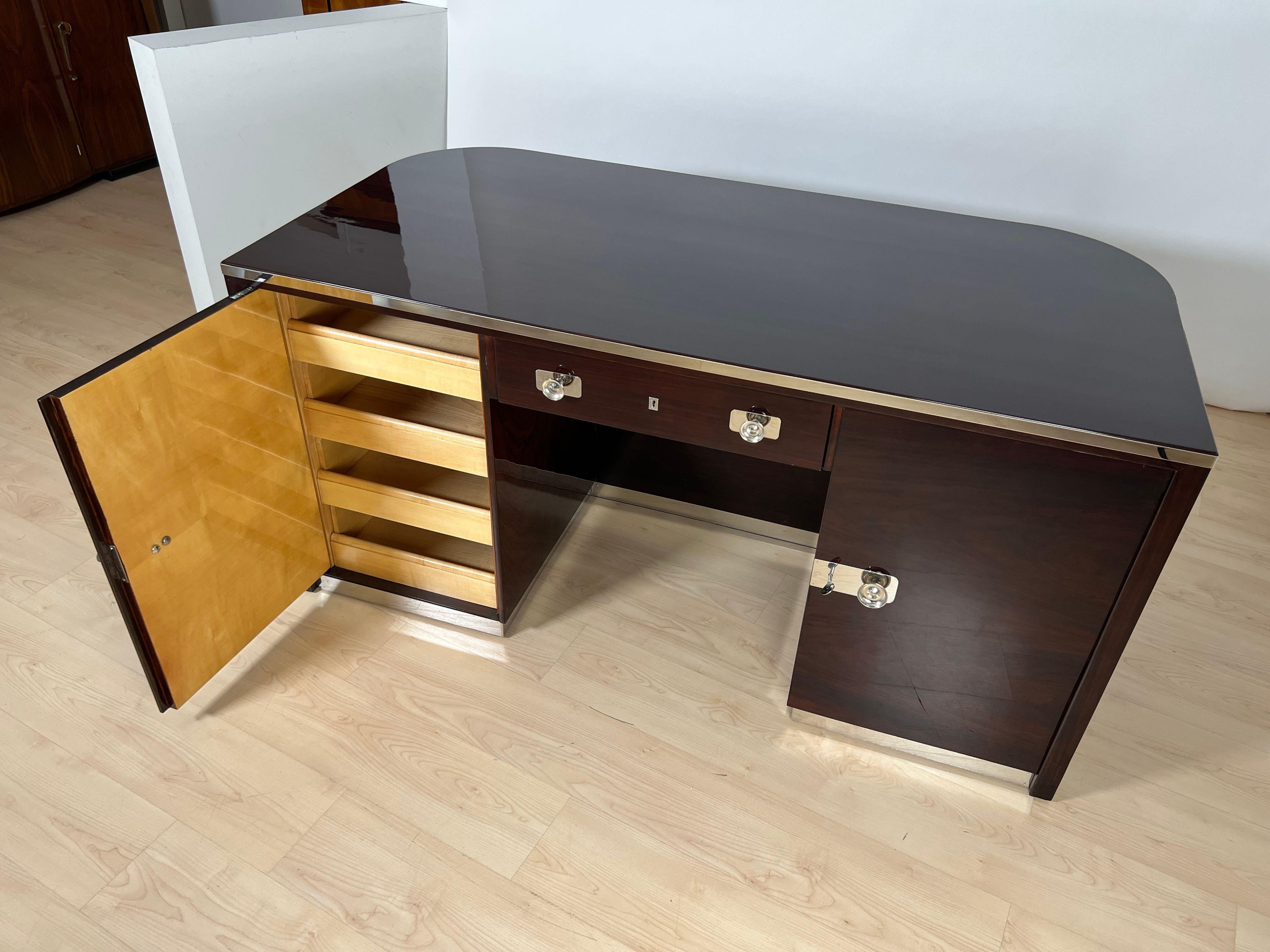 Bauhaus Desk by Erich Dieckmann, Rosewood, Lacquer, Maple, Germany circa 1925 For Sale 2