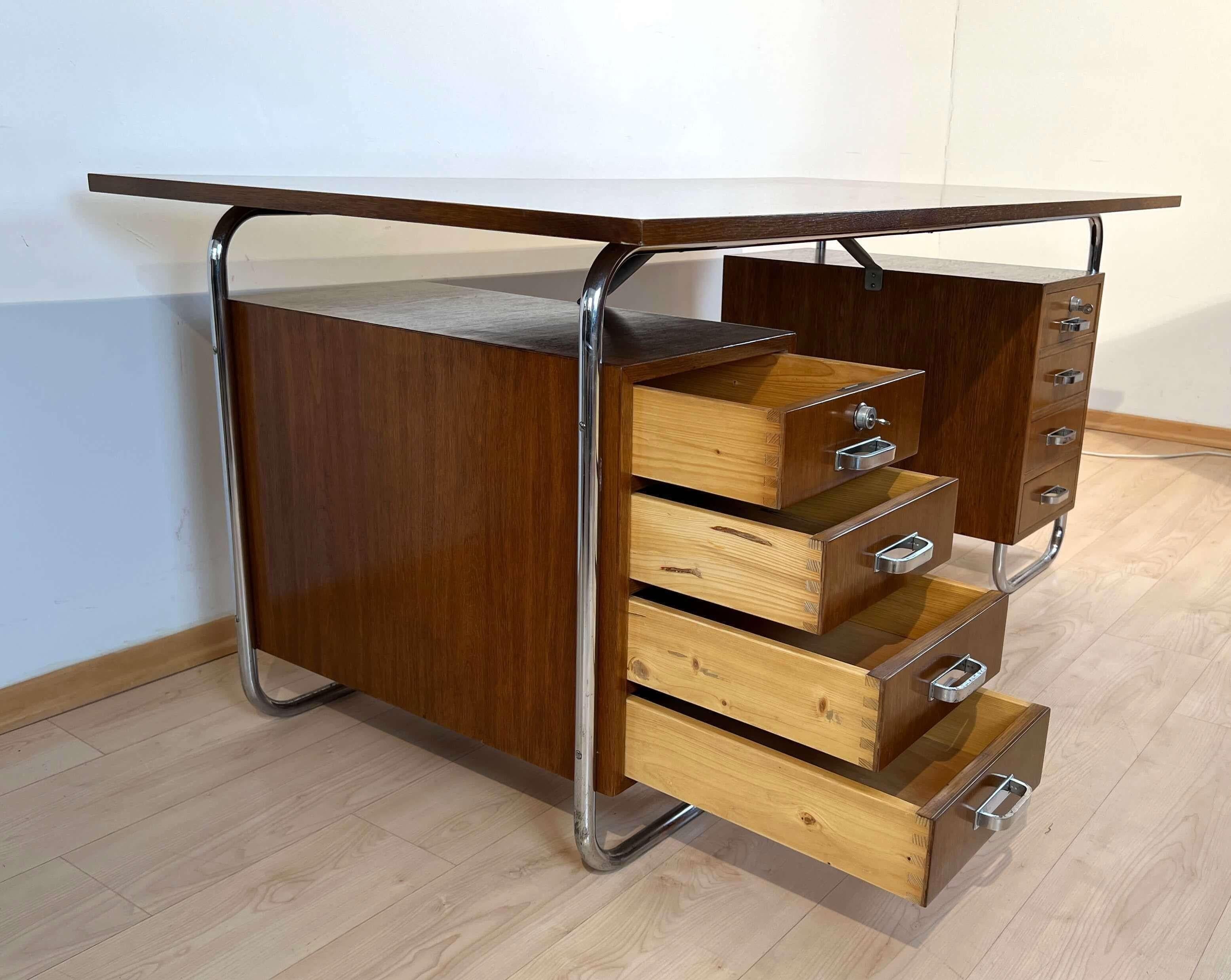 Bauhaus Desk, Oak, Steeltubes, by Mücke-Melder, Czechia circa 1935 For Sale 2
