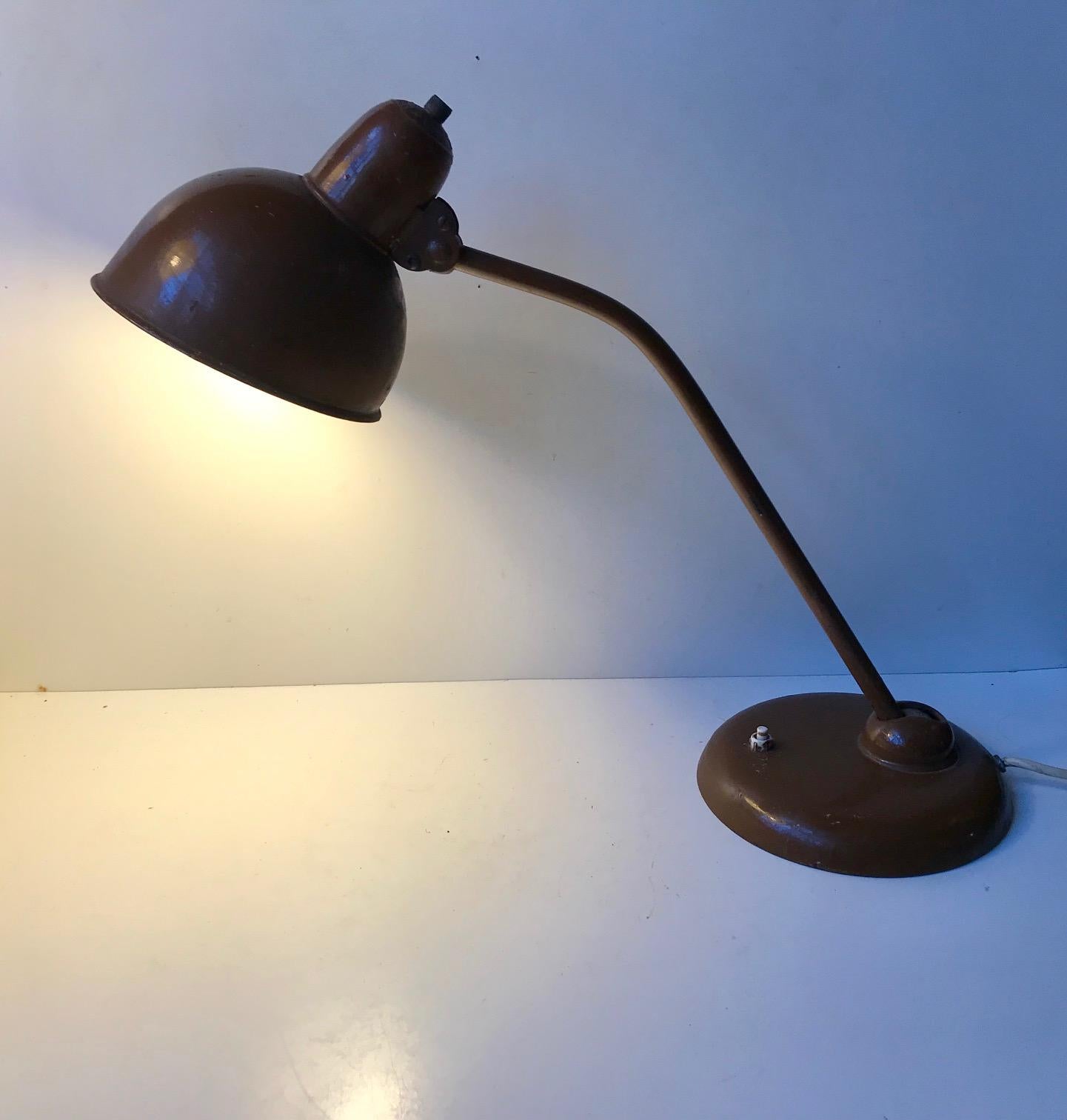 Schreibtischlampe Bauhaus 6556 von Christian Dell für Kaiser Idell, 1930er Jahre (Gemalt) im Angebot