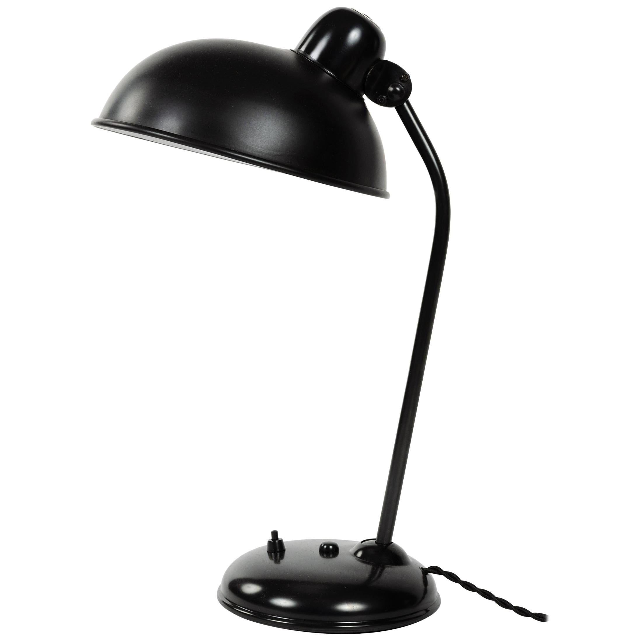 Lampe de bureau Bauhaus de Christian Dell pour Helo Leuchten en vente