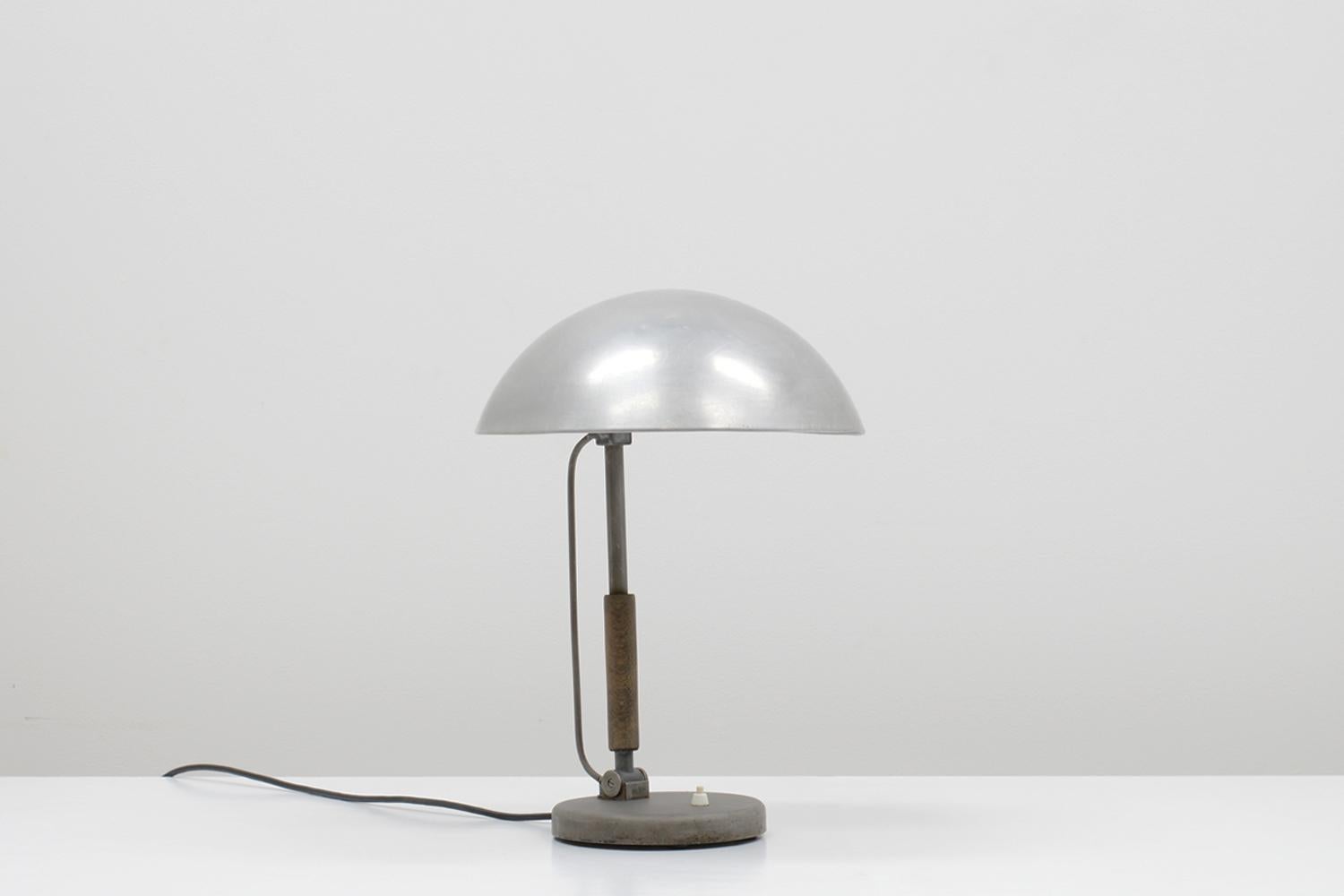 Bauhaus Desk Light by Karl Trabert for Schanzenbach und Co. 30s Germany In Good Condition For Sale In Amstenrade, NL