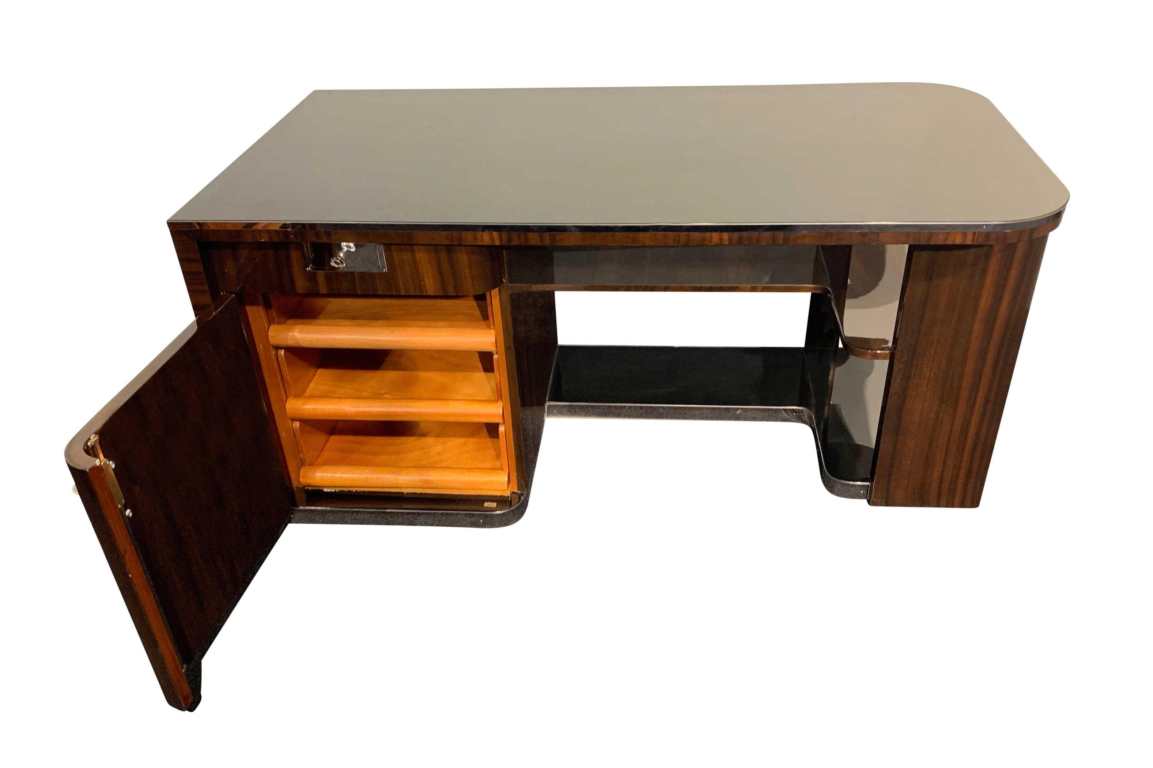 Bauhaus Desk, Macassar, Black Lacquer and Metal, Hellerau/Germany, circa 1930 In Good Condition In Regensburg, DE