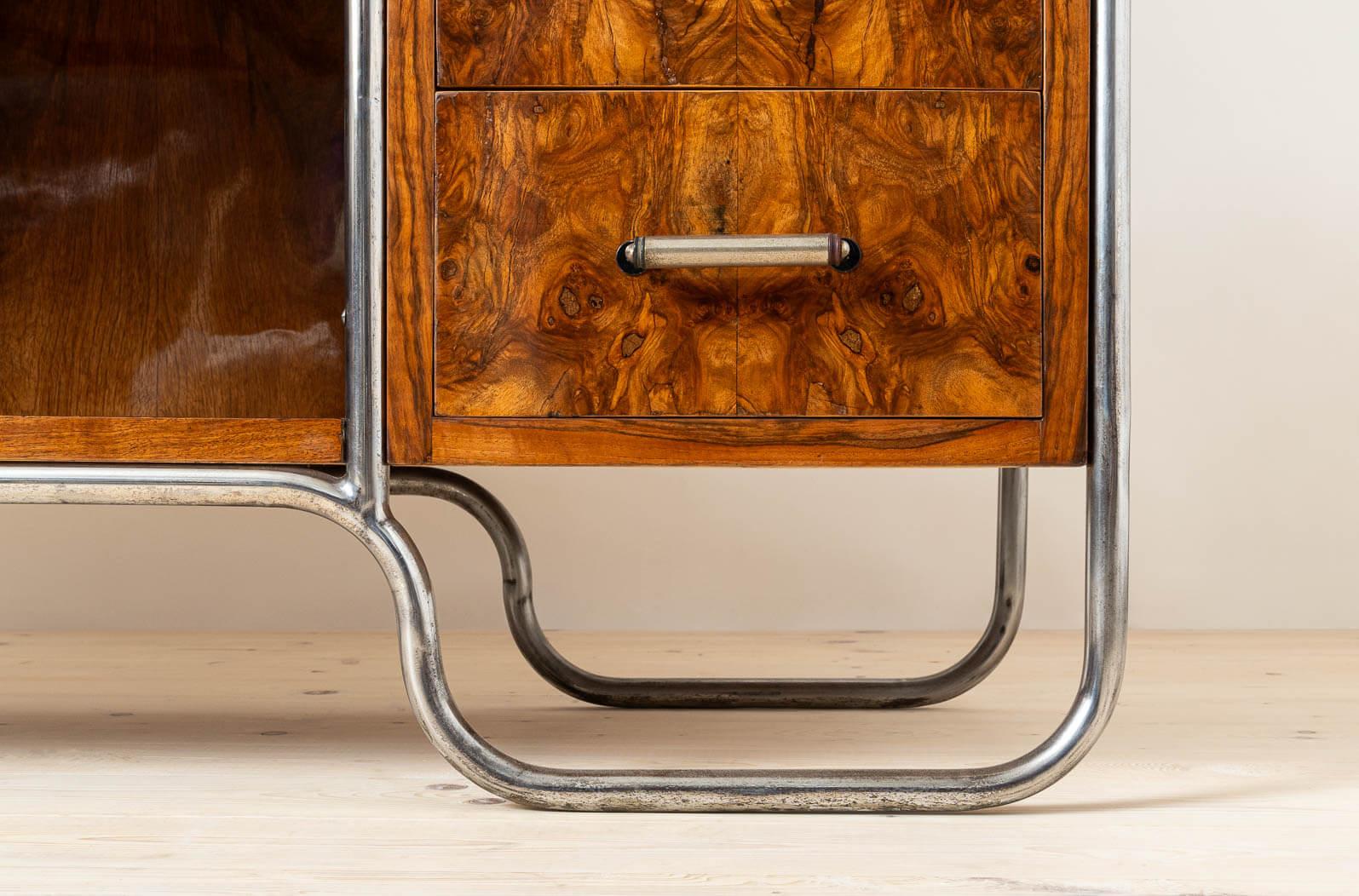 Bauhaus Era Bookcase, Tubular Steel Base, Walnut Veneer, 1930s For Sale 3
