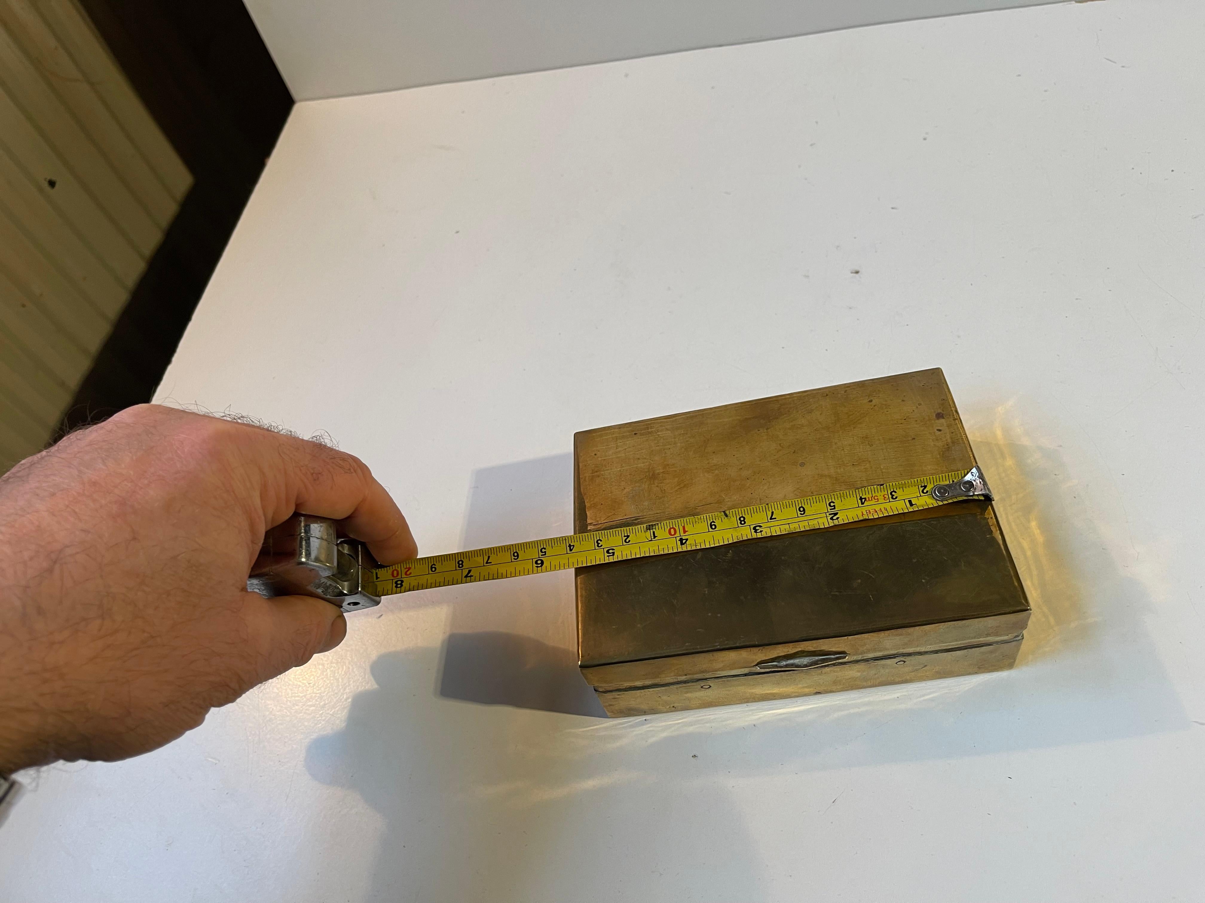 Scatola Bauhaus in ottone patinato, anni '30 in vendita 4