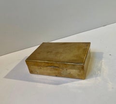 Caja de la época Bauhaus en latón patinado, años 30