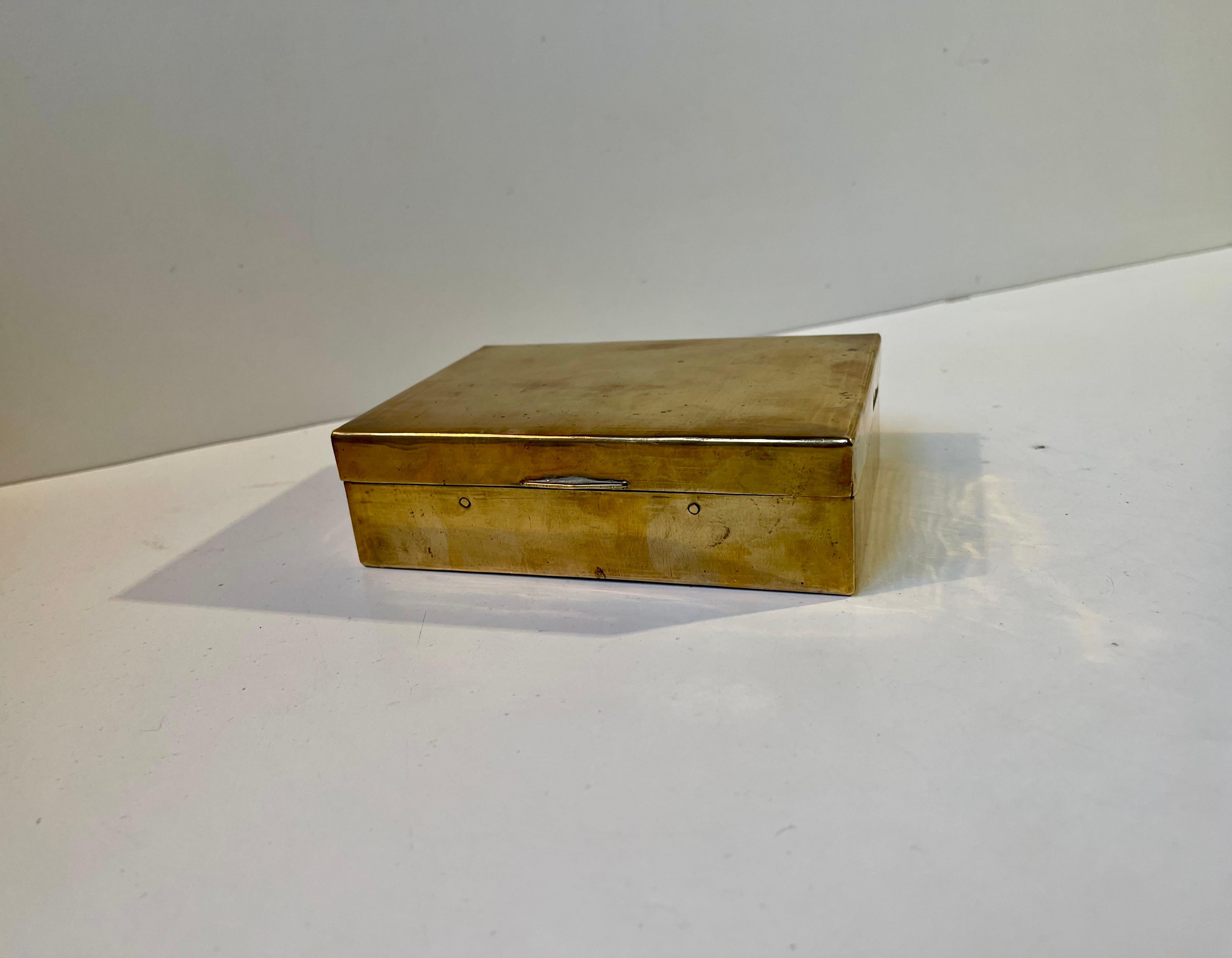 Scatola Bauhaus in ottone patinato, anni '30 in vendita 2