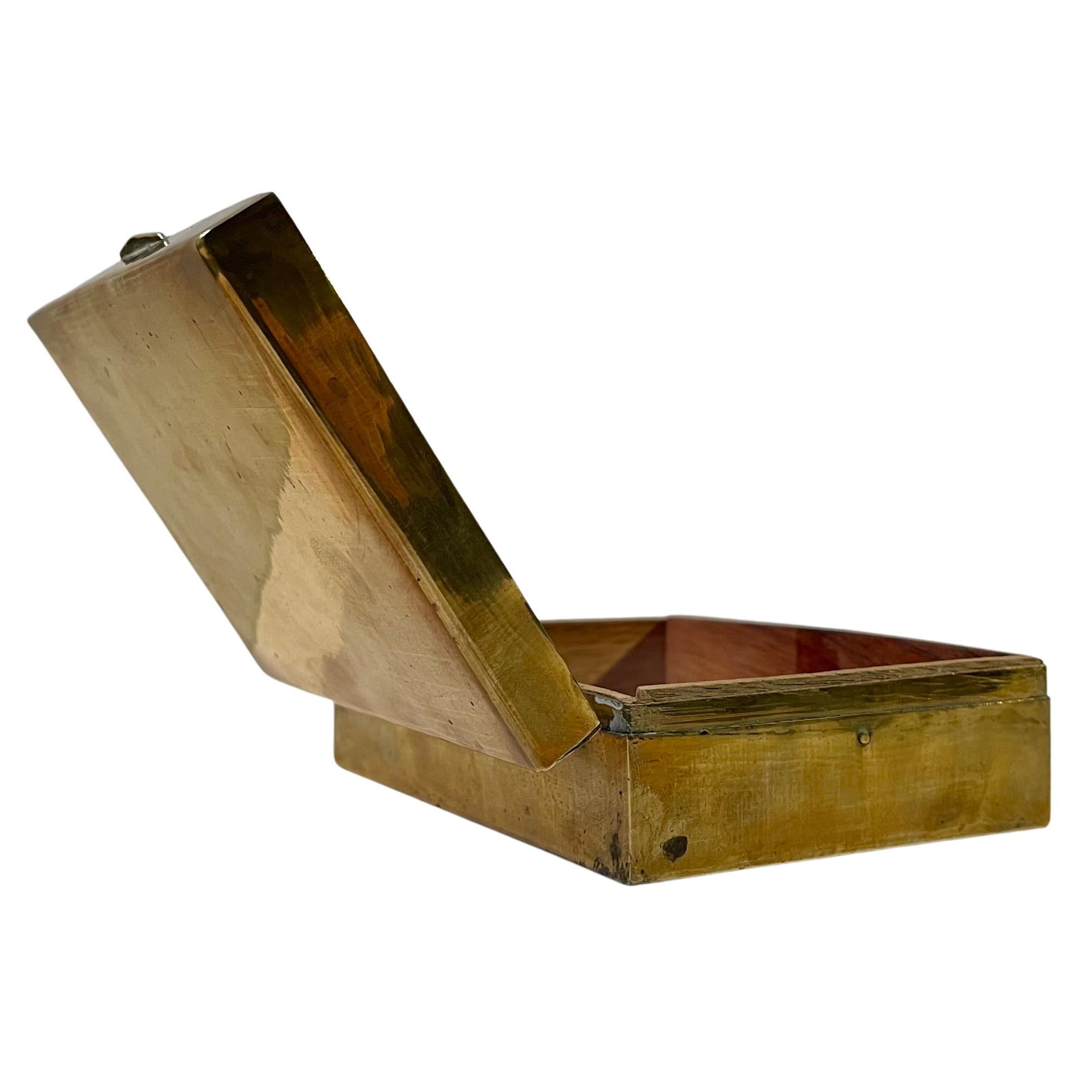 Scatola Bauhaus in ottone patinato, anni '30 in vendita