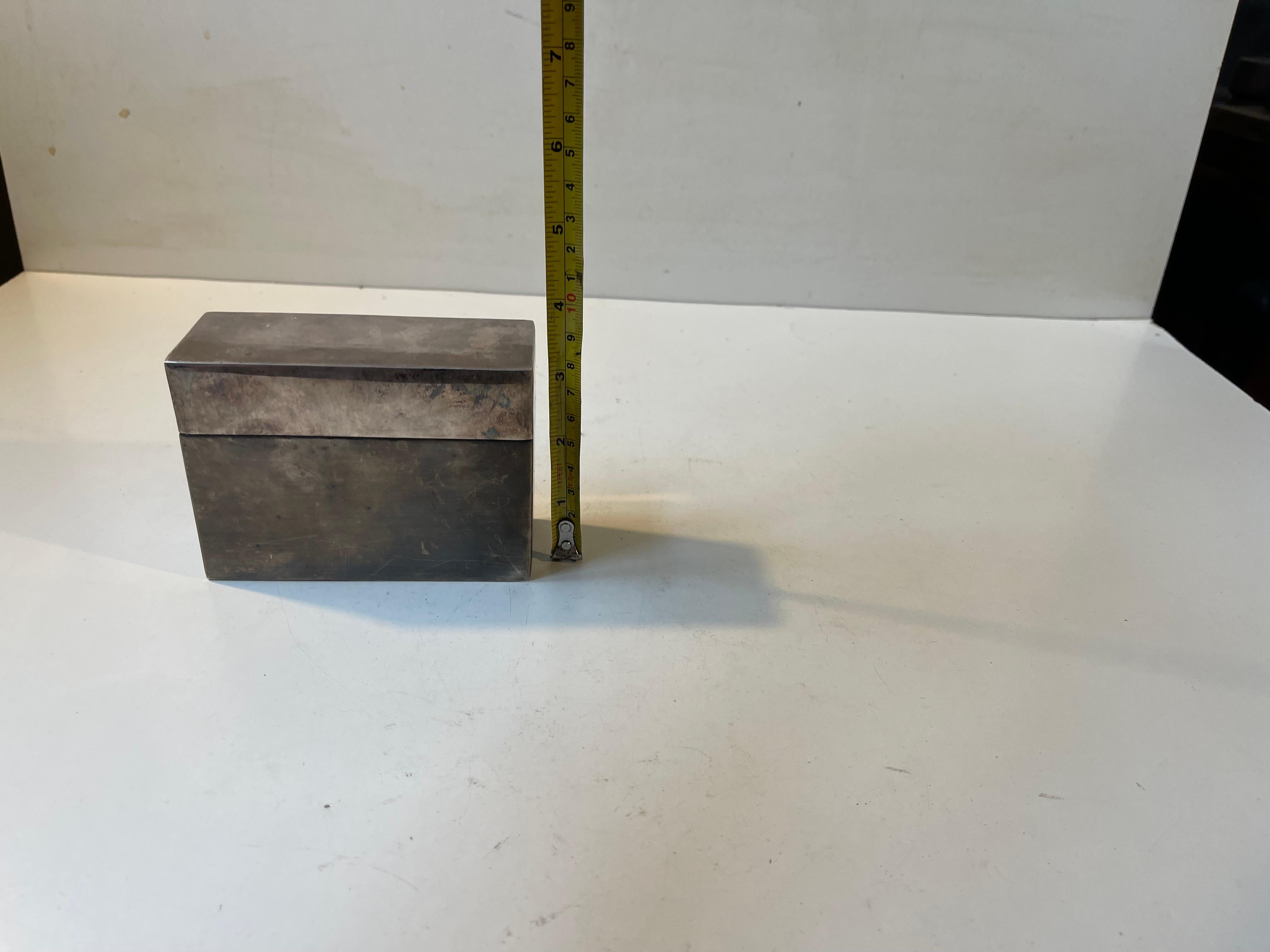 Contenitore per sigarette di epoca Bauhaus in metallo bianco, anni '30 in vendita 3